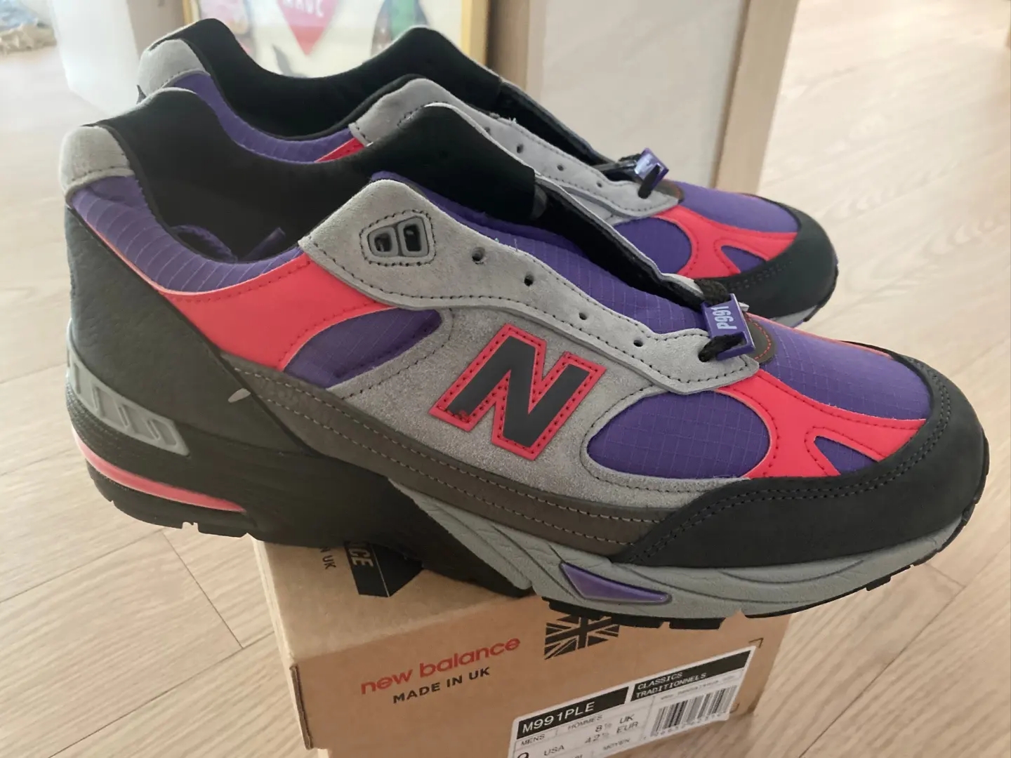 New Balance x Palace 991 Made in UK Black Ultra Violet 착용 스타일 - 1