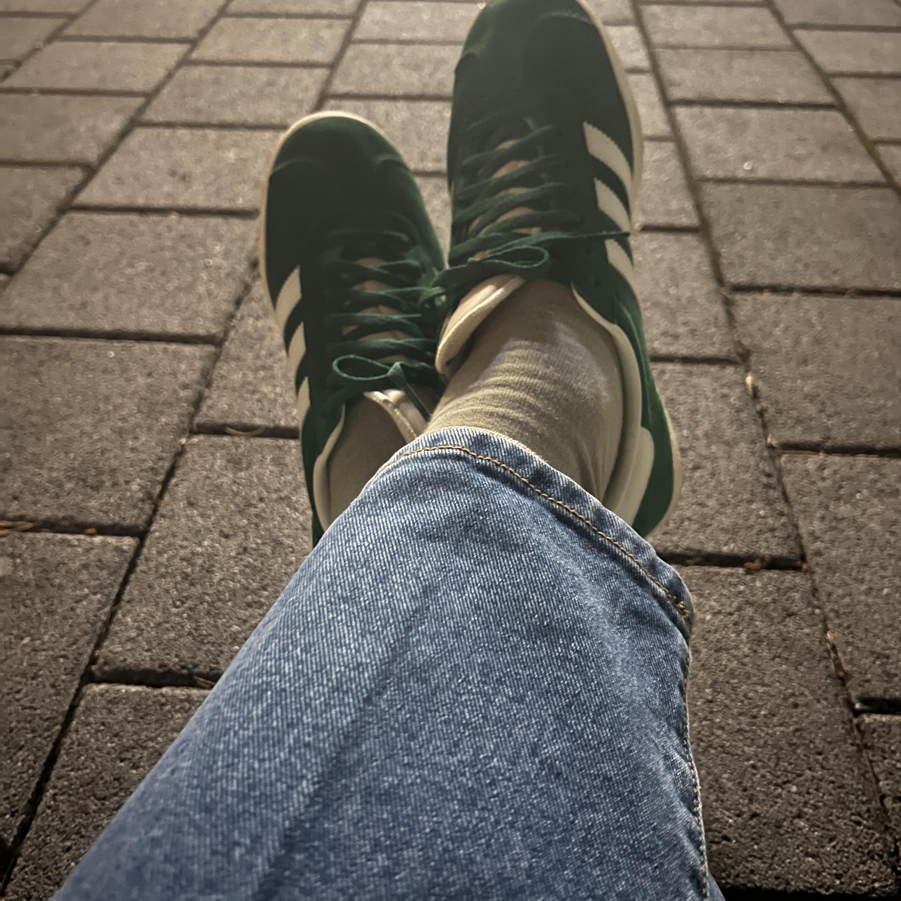 Adidas Gazelle Dark Green Cream White 착용 스타일
