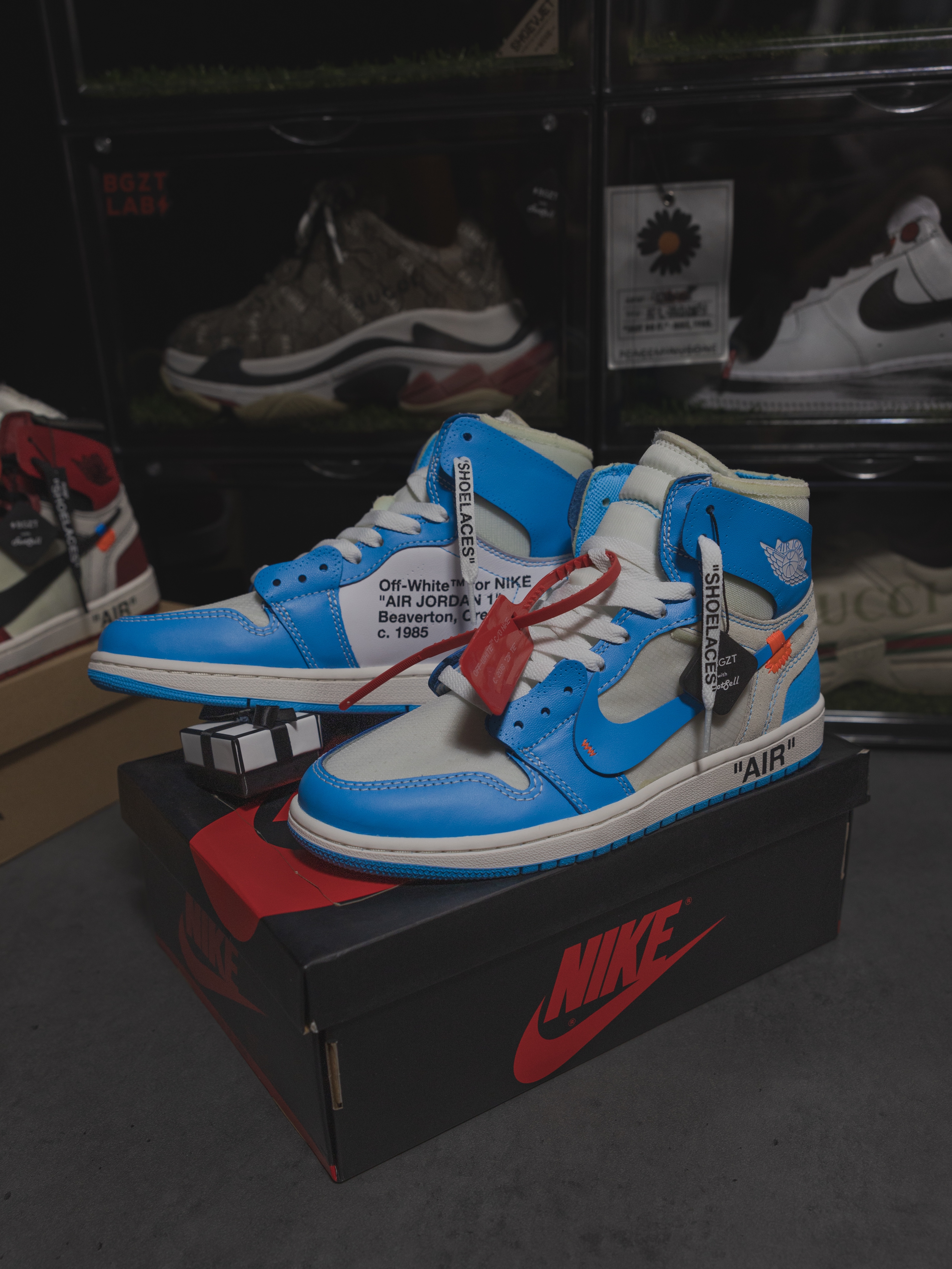Jordan 1 x Off-White Retro High University Blue, Jordan 1 x Off-White Retro High Chicago The Ten 착용 스타일 - 3