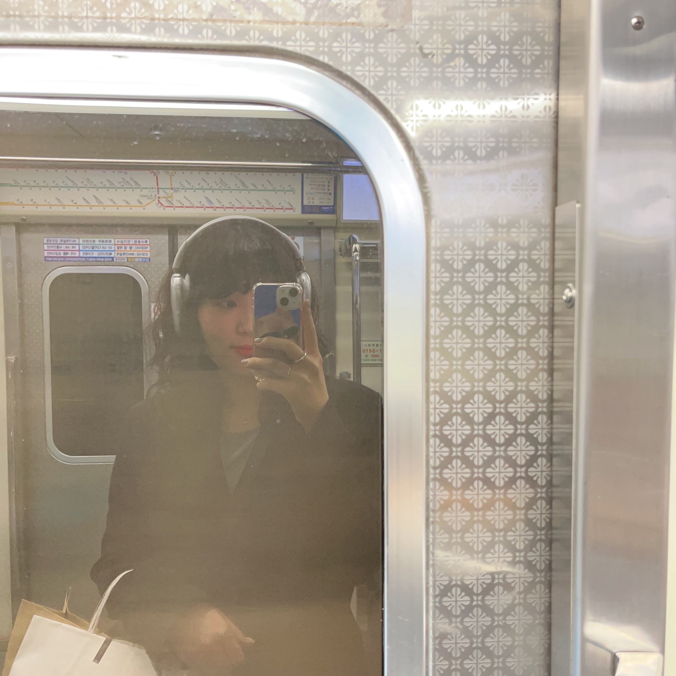 Apple AirPods Max Lightning Silver (Korean Ver.) 착용 스타일