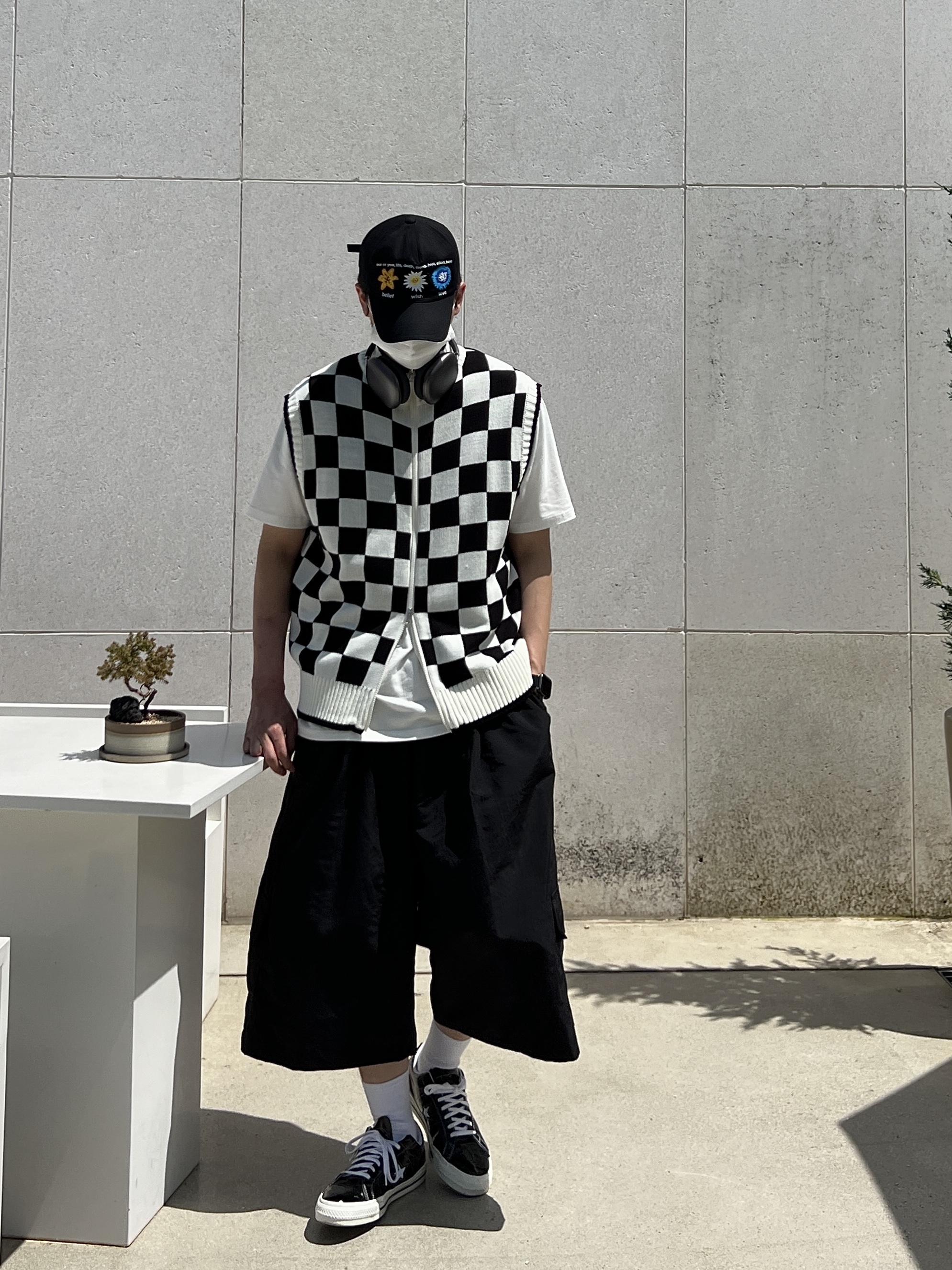 Converse One Star Ox Black, Apple AirPods Max Lightning Space Gray (Korean Ver.) 착용 스타일 - 1