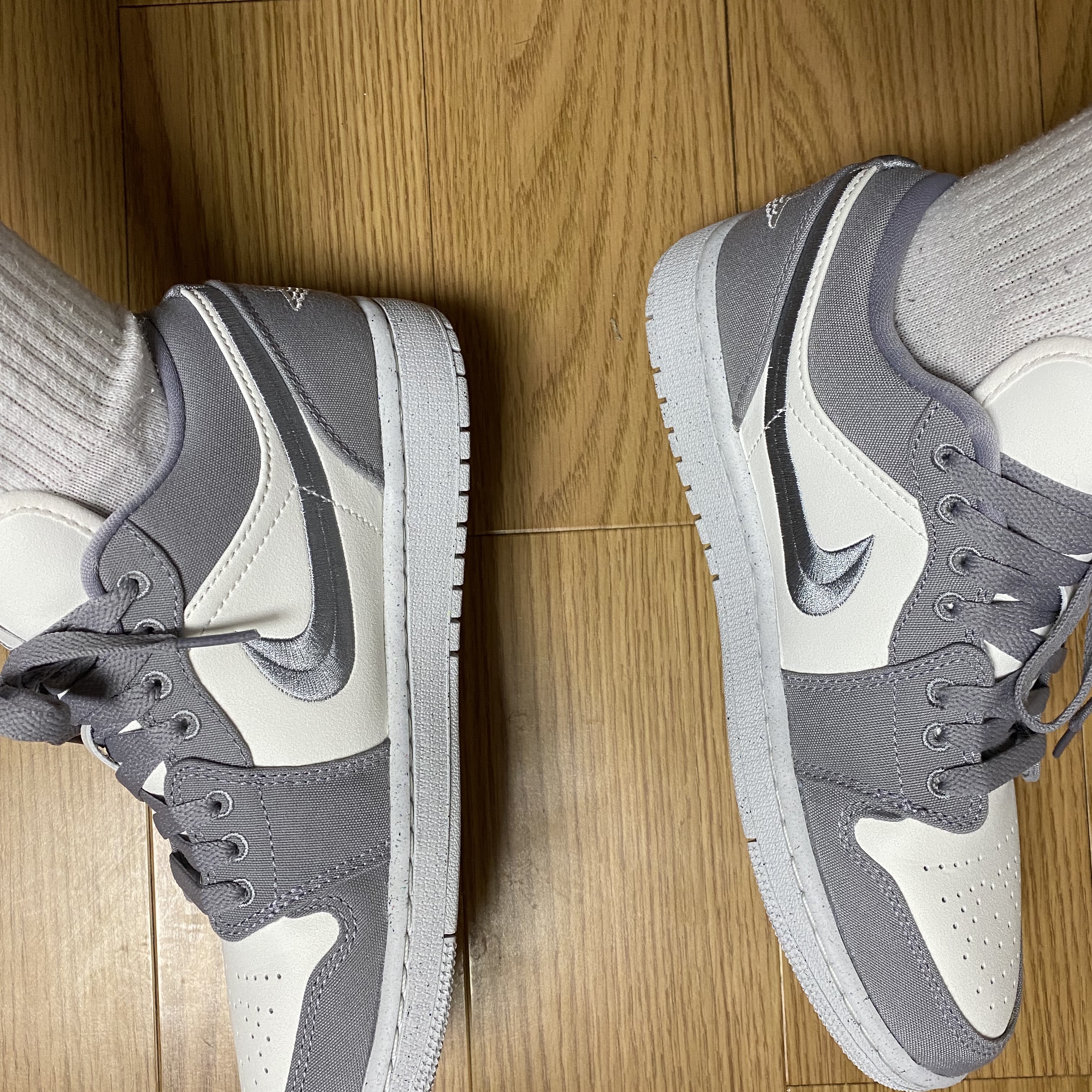 (W) Jordan 1 Low SE Light Steel Grey 착용 스타일