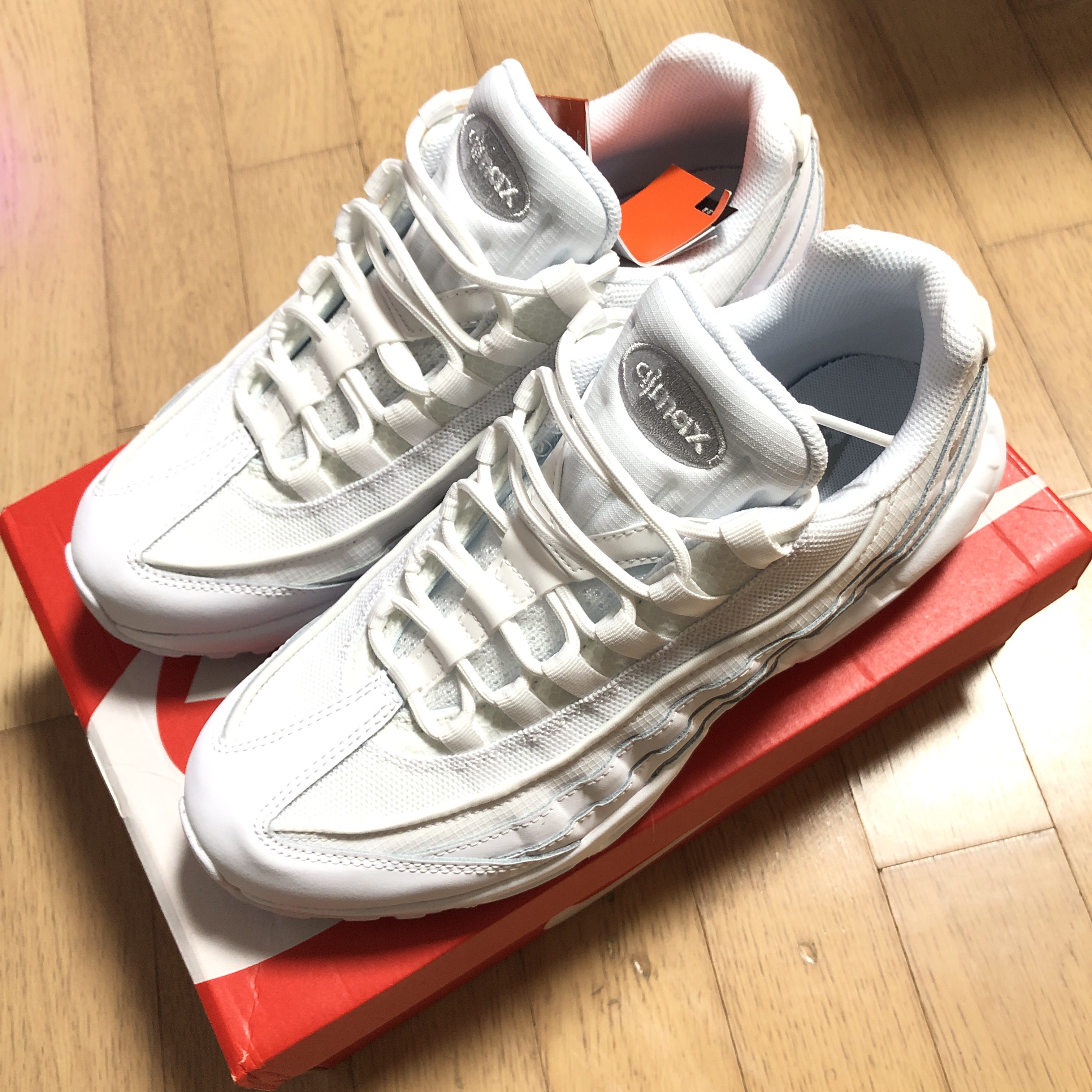Nike Air Max 95 Essential Triple White 착용 스타일
