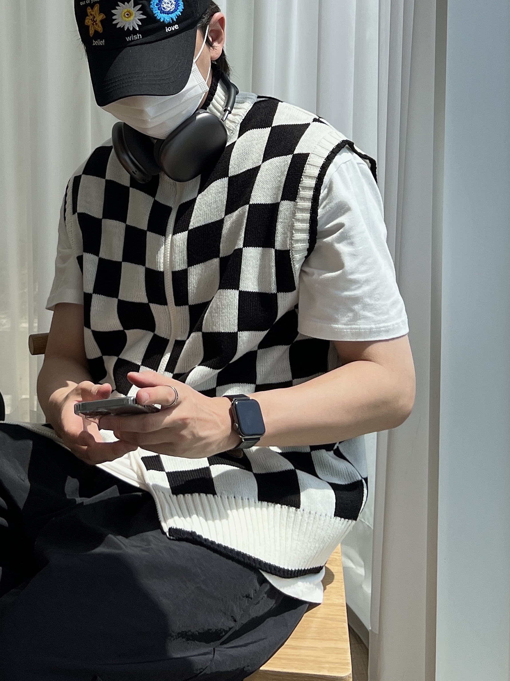 Converse One Star Ox Black, Apple AirPods Max Lightning Space Gray (Korean Ver.) 착용 스타일 - 4