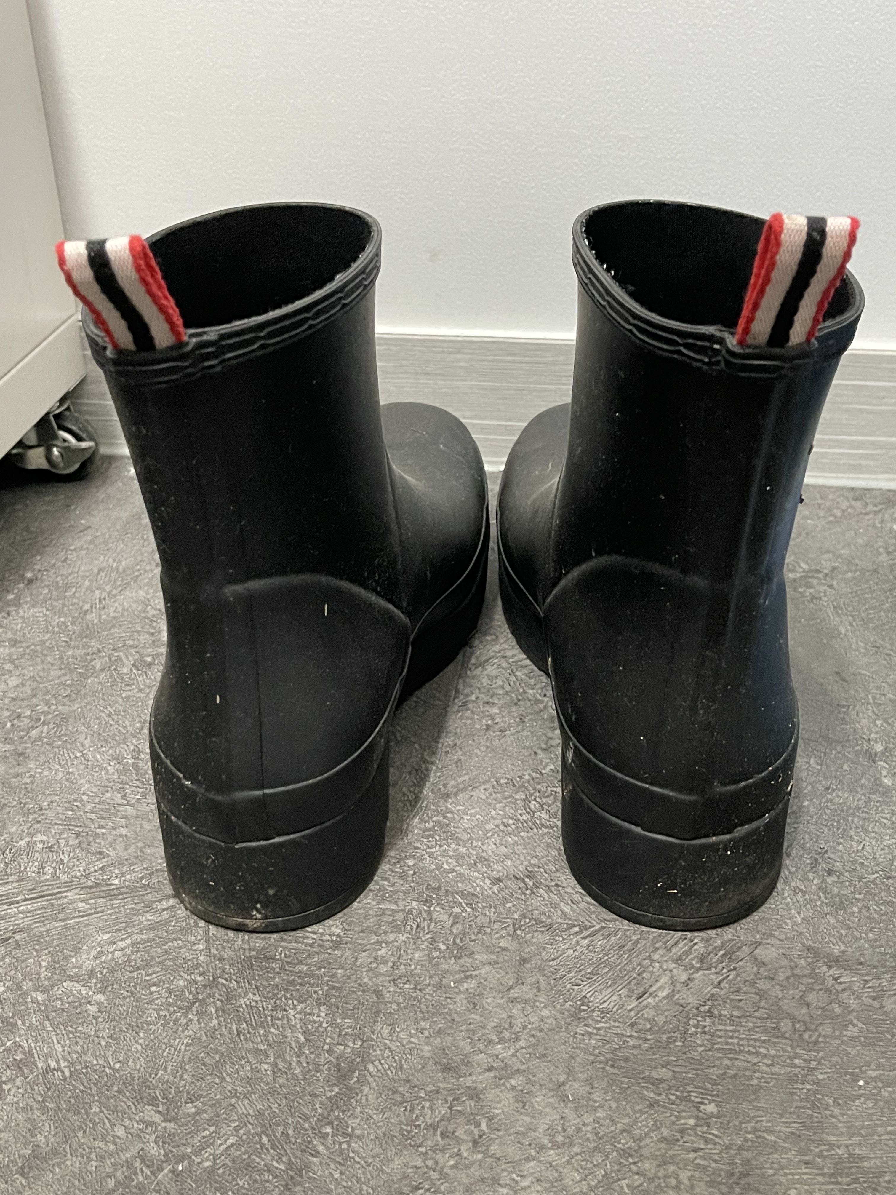 Hunter Play Short Wellington Boots Black 착용 스타일 - 1