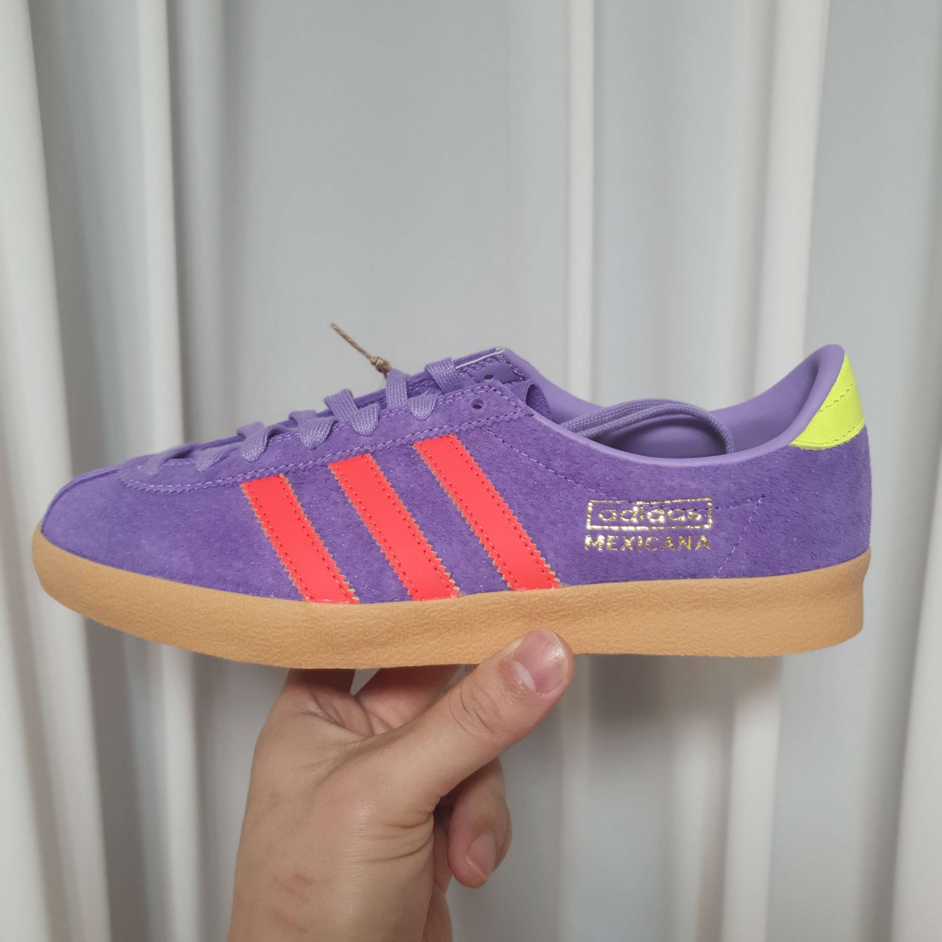 Adidas Mexicana Prototype Violet Fusion Solar Red - Size? Exclusive 착용 스타일 - 1