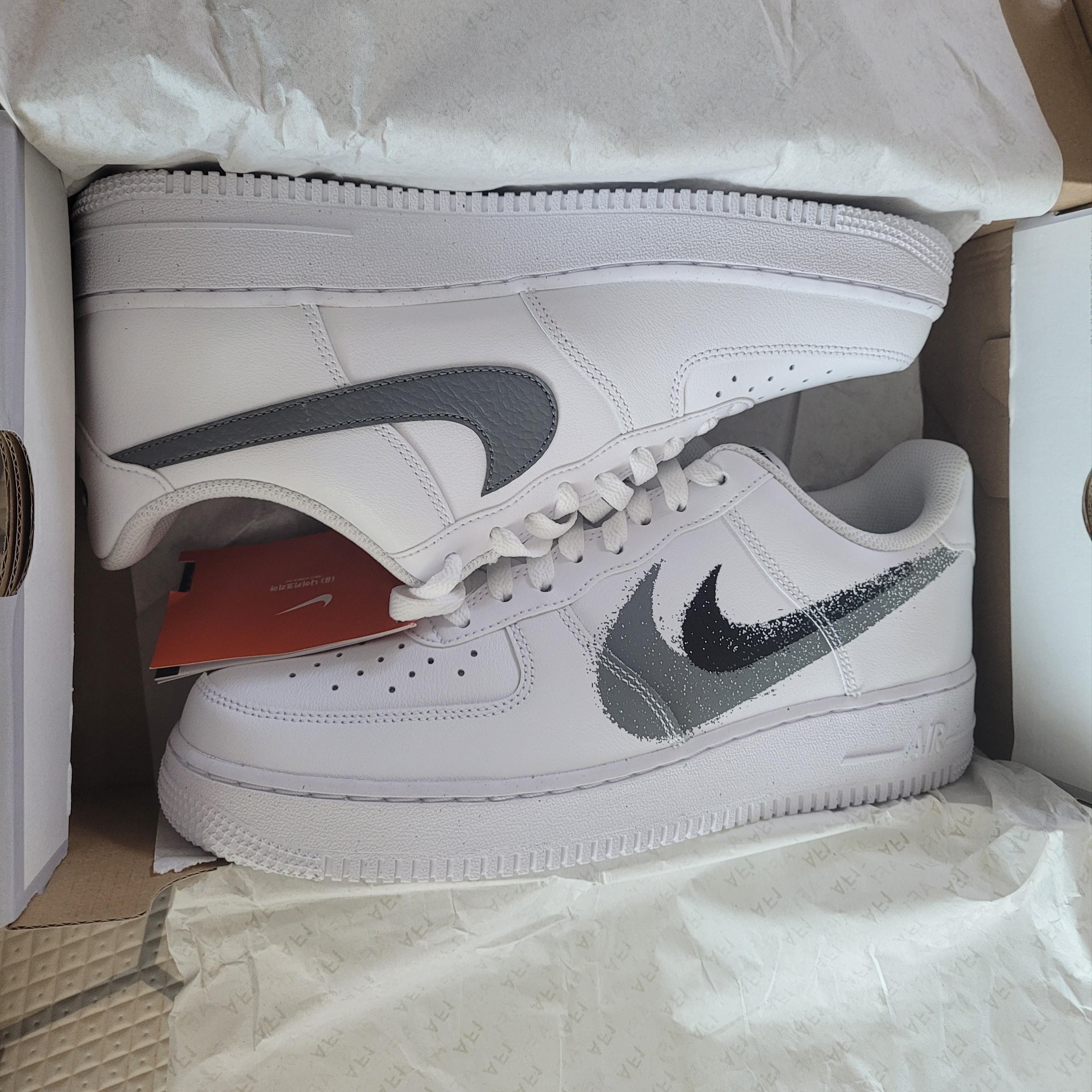 Nike Air Force 1 '07 Low White Cool Grey 착용 스타일