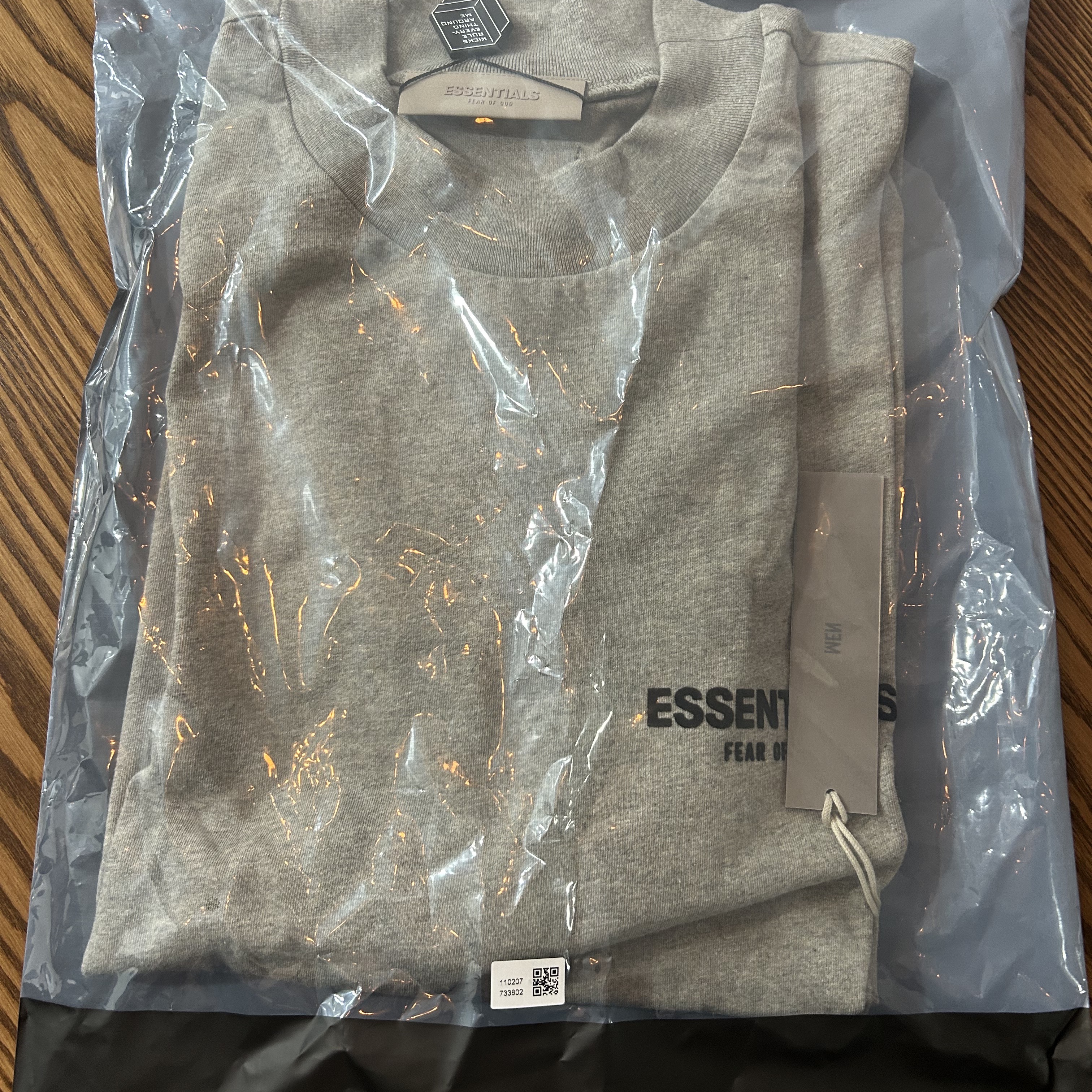 Essentials The Core Collection T-Shirt Dark Oatmeal 착용 스타일