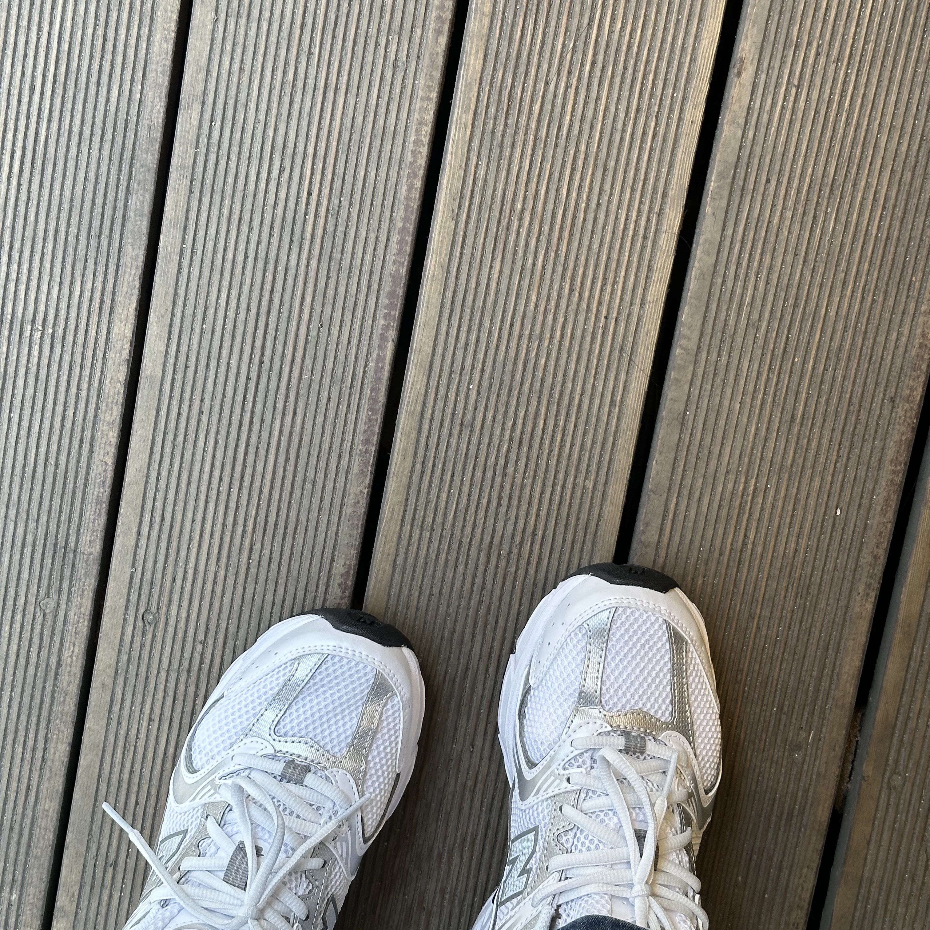 New Balance 530 White Silver 착용 스타일