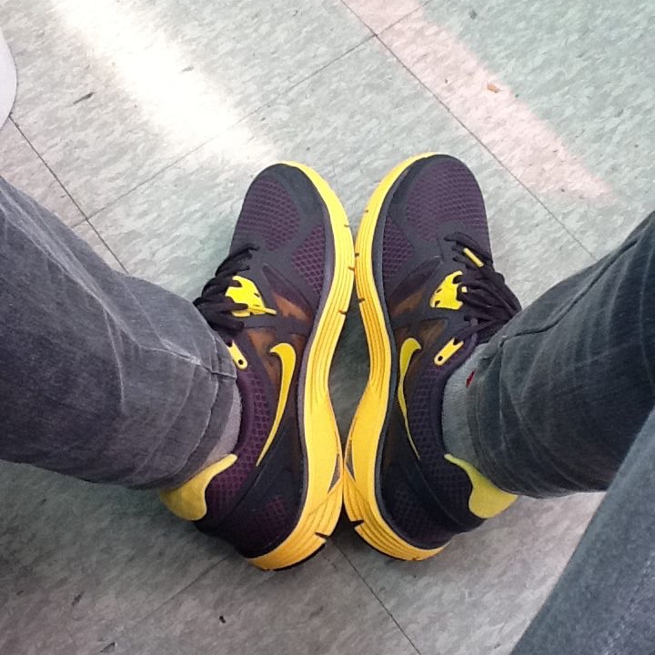 Nike Lunarglide+ 3 LAF Livestrong 착용 스타일 - 1