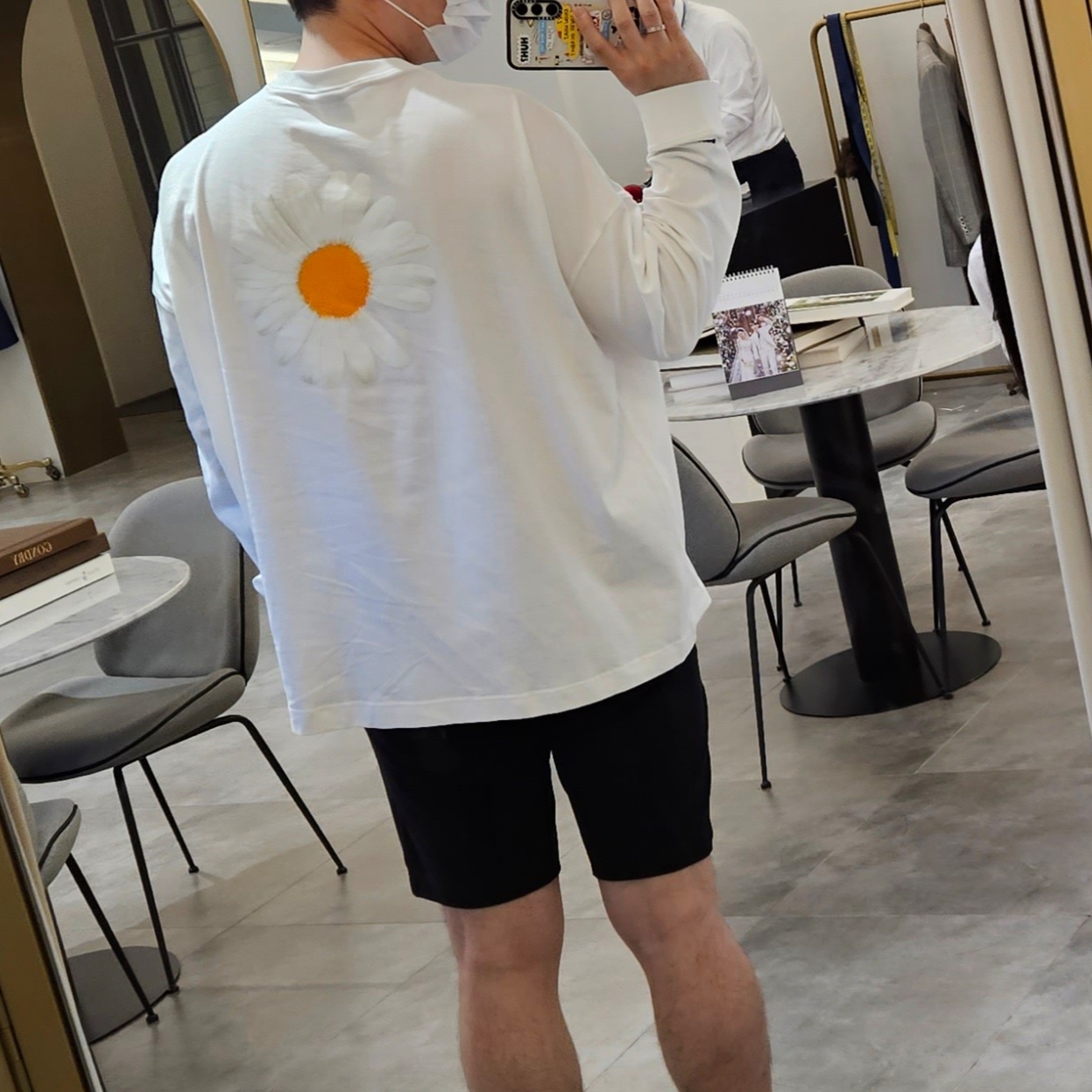 나이키 x 피스마이너스원 롱슬리브 티셔츠 화이트 (DR0098-100), 나이키 x 피스마이너스원 퀀도1 화이트 착용 스타일 - 2
