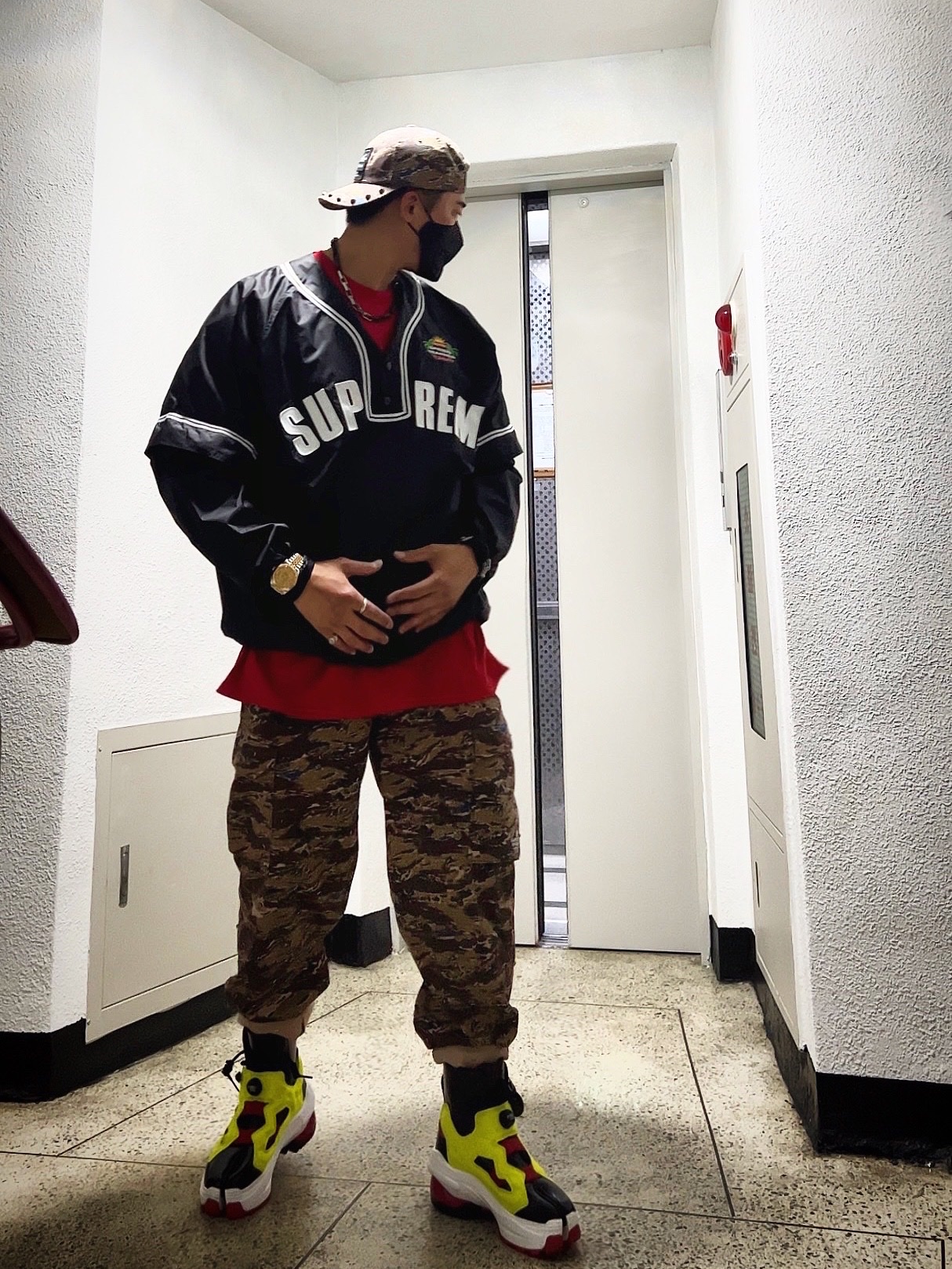 Supreme x Undercover Studded 6-Panel Brown Camo - 23SS, Supreme x Undercover Studded Cargo Pant Brown - 23SS 착용 스타일 - 1