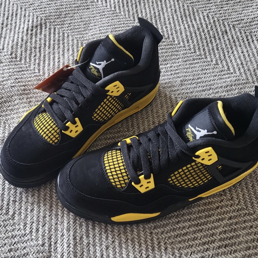 (GS) Jordan 4 Retro Thunder 2023 착용 스타일