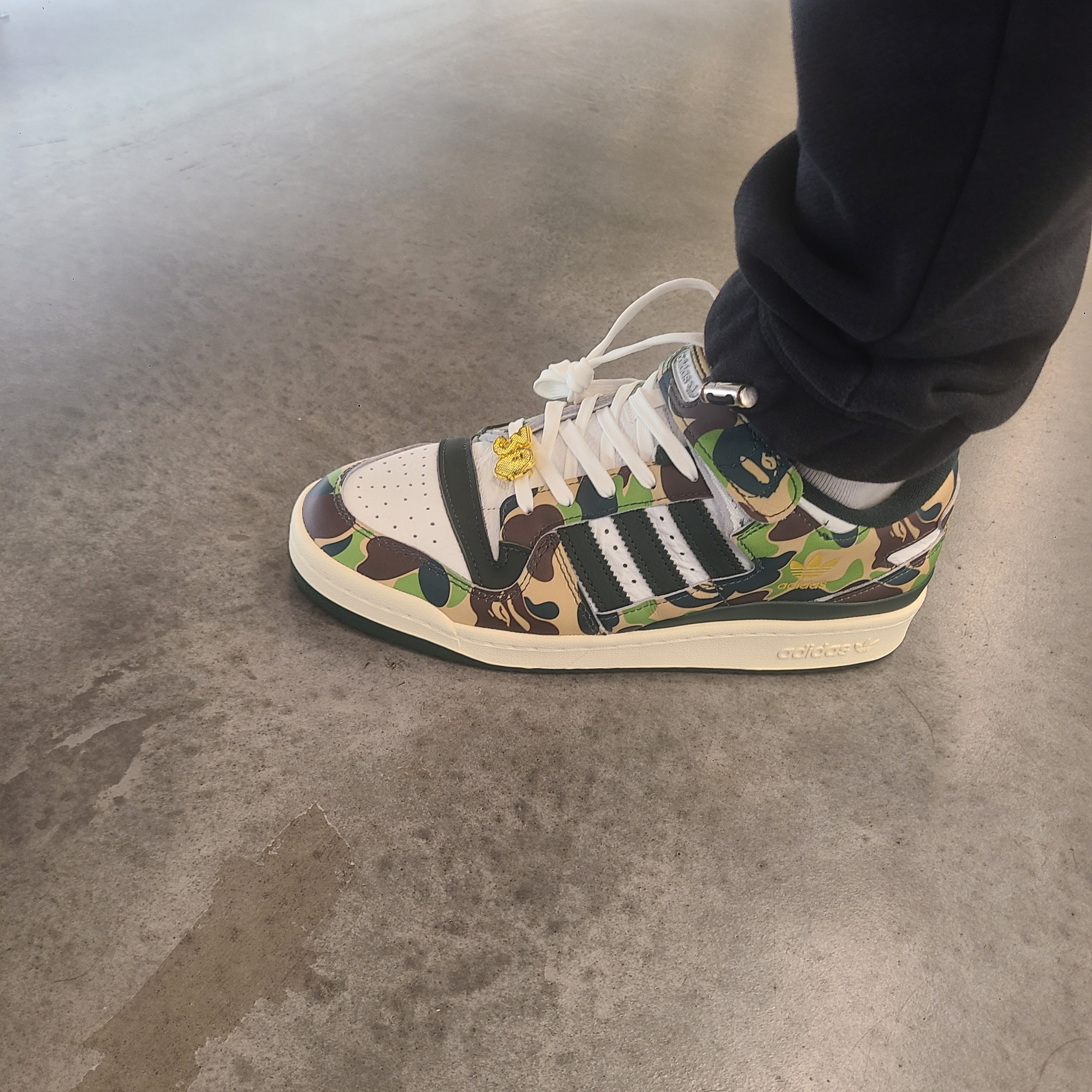 Adidas x BAPE Forum 84 Low Green Camo 착용 스타일