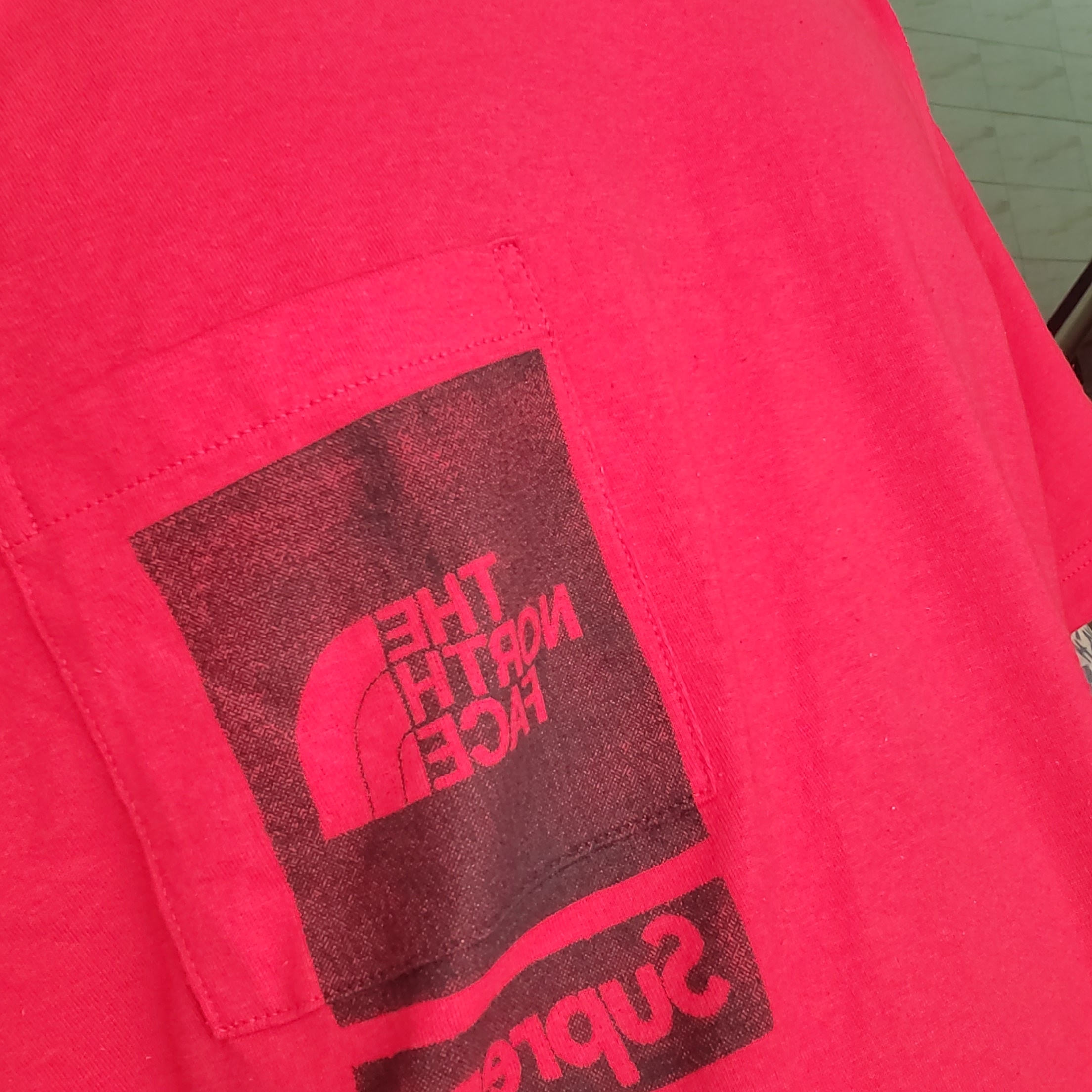 Supreme x The North Face Printed Pocket T-Shirt Red - 23SS 착용 스타일
