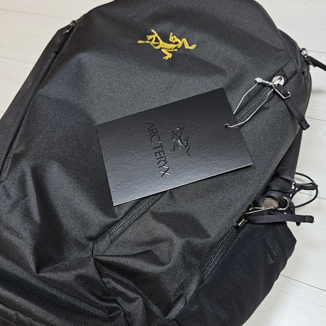 Arc'teryx Mantis 26 Backpack Black 착용 스타일 - 3