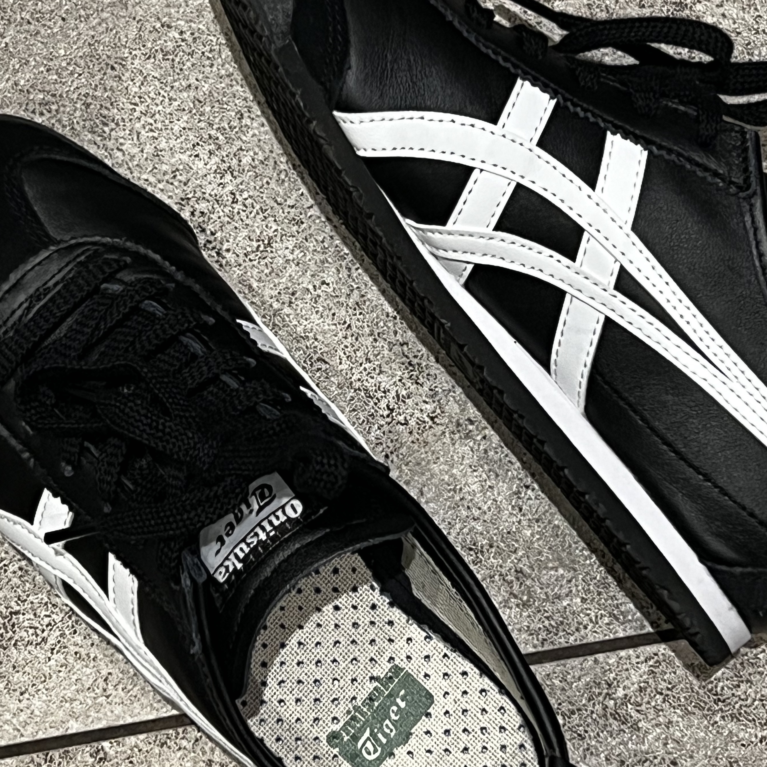 Onitsuka Tiger Mexico 66 Black White 착용 스타일