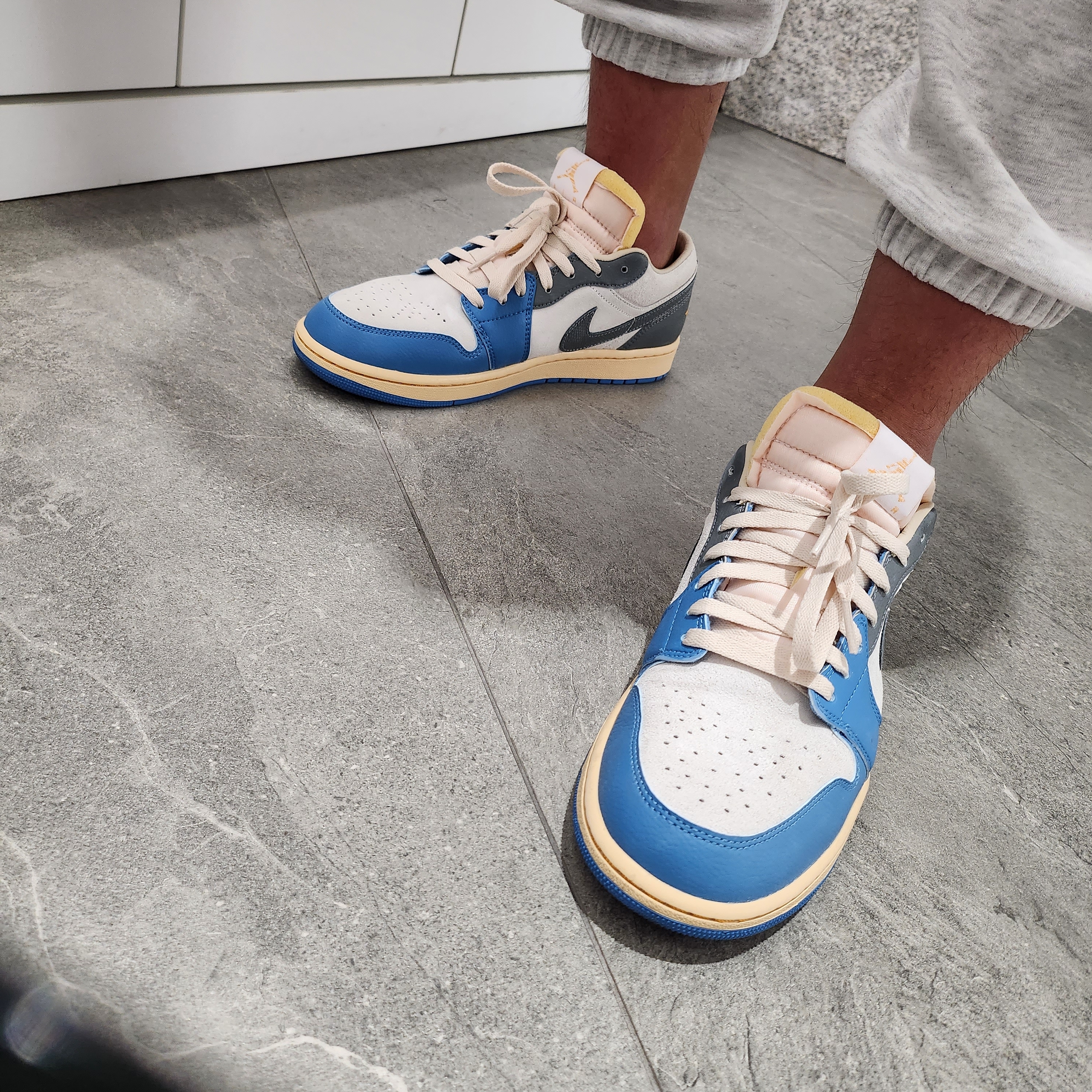 Jordan 1 Low SE Tokyo 96 착용 스타일