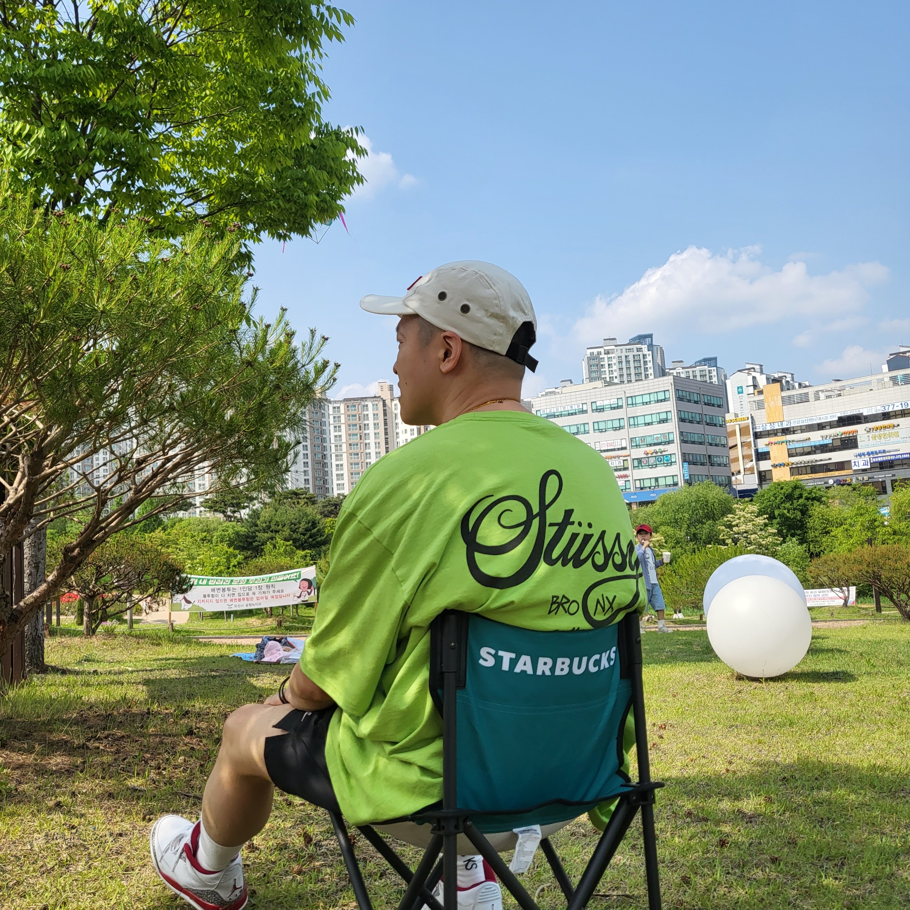 Supreme Military Camp Cap Stone - 22SS, Stussy World Tour T-Shirt Tea 2023 착용 스타일 - 1