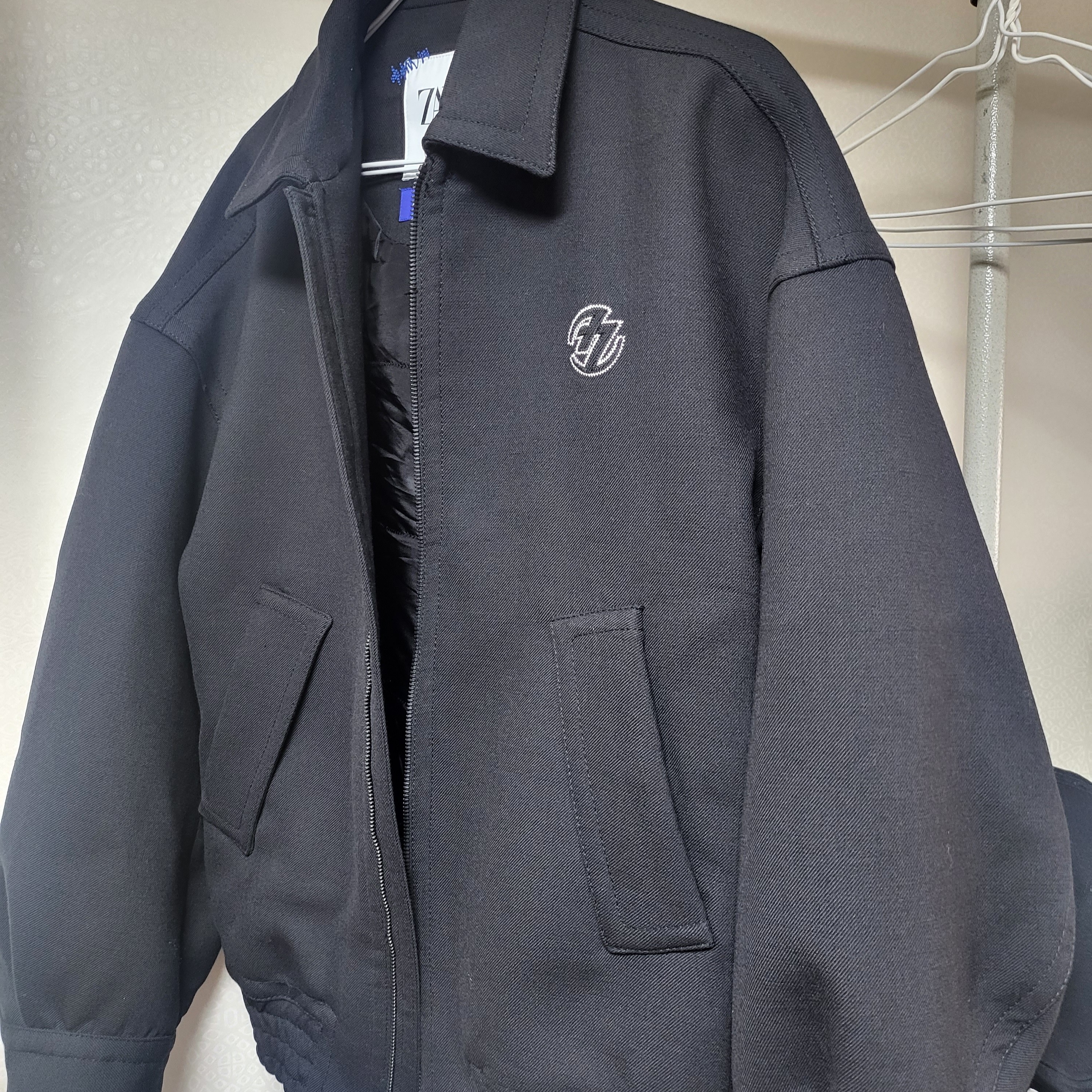 Zara x Ader Error Oversize Collar Bomber Jacket Black 착용 스타일