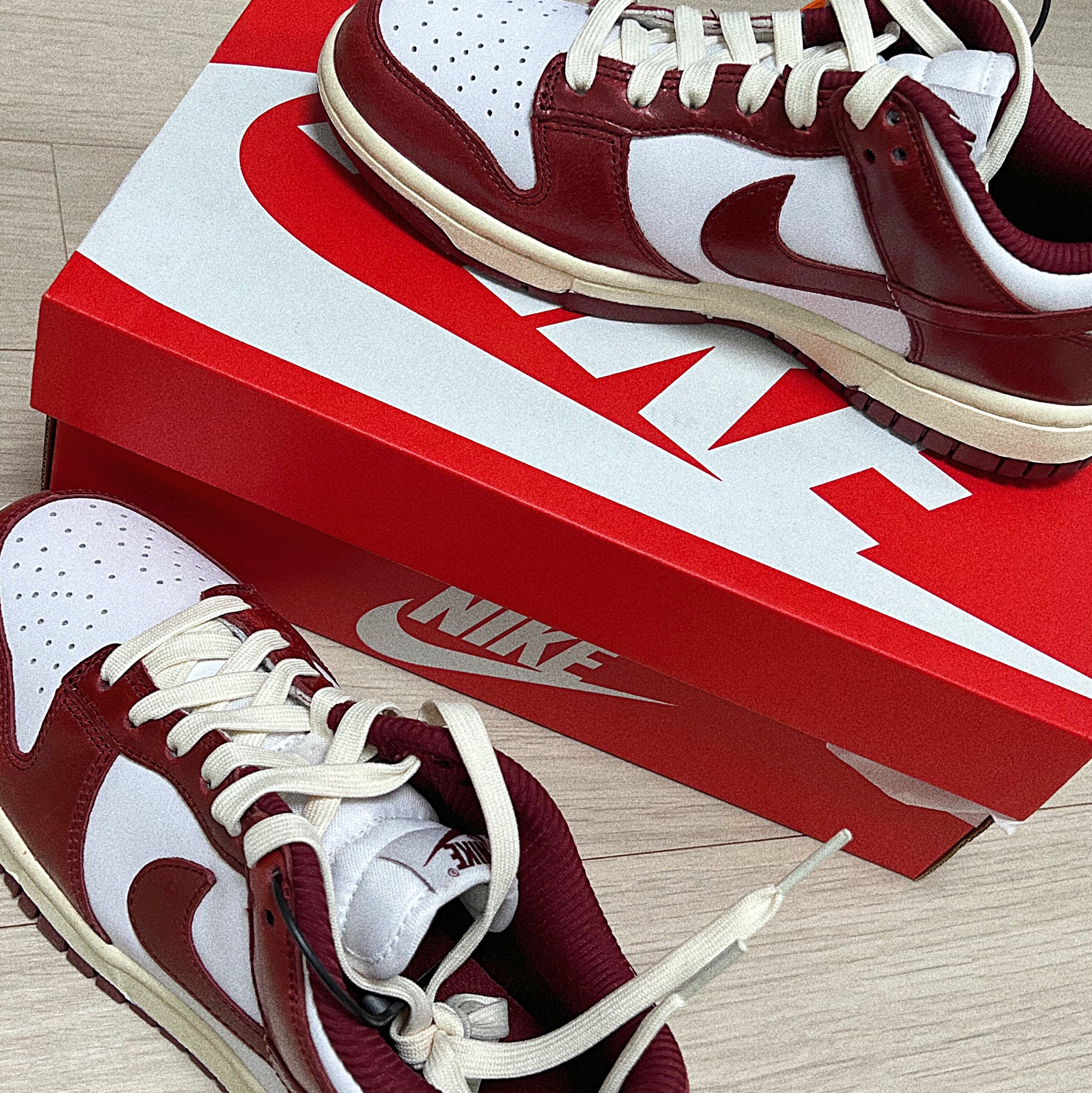 (W) Nike Dunk Low Retro PRM Team Red and White 착용 스타일