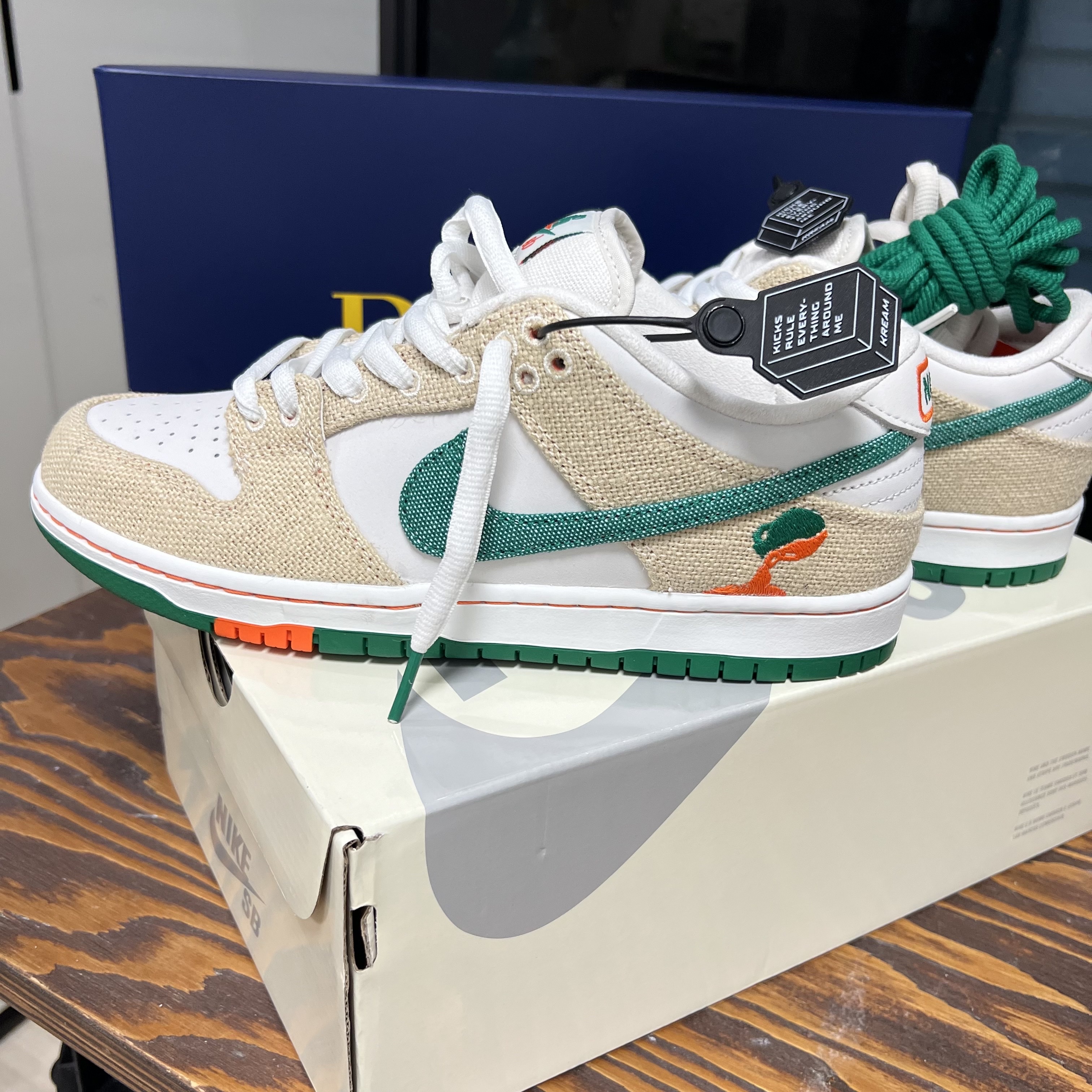 Nike x Jarritos SB Dunk Low Phantom and Malachite 착용 스타일 - 1
