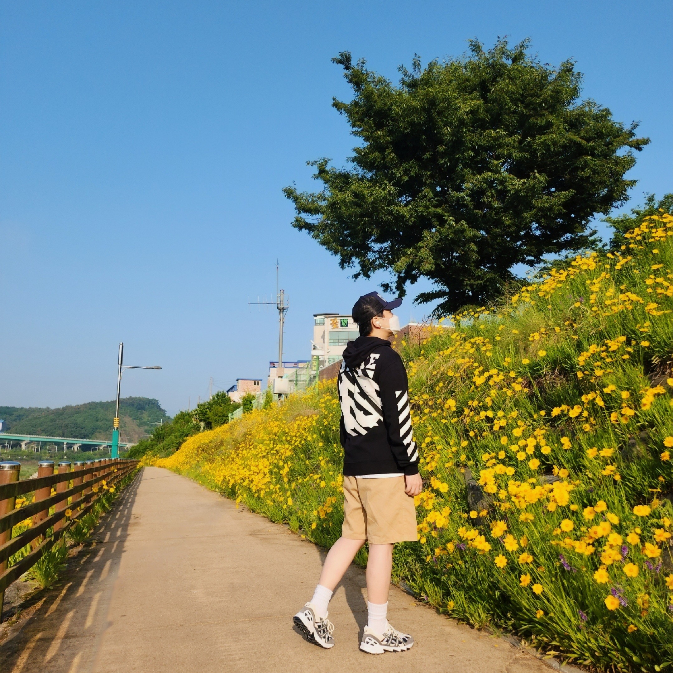 Asics Gel-Sonoma 15-50 French Blue, Porter Tanker Shoulder Bag Black 착용 스타일 - 1