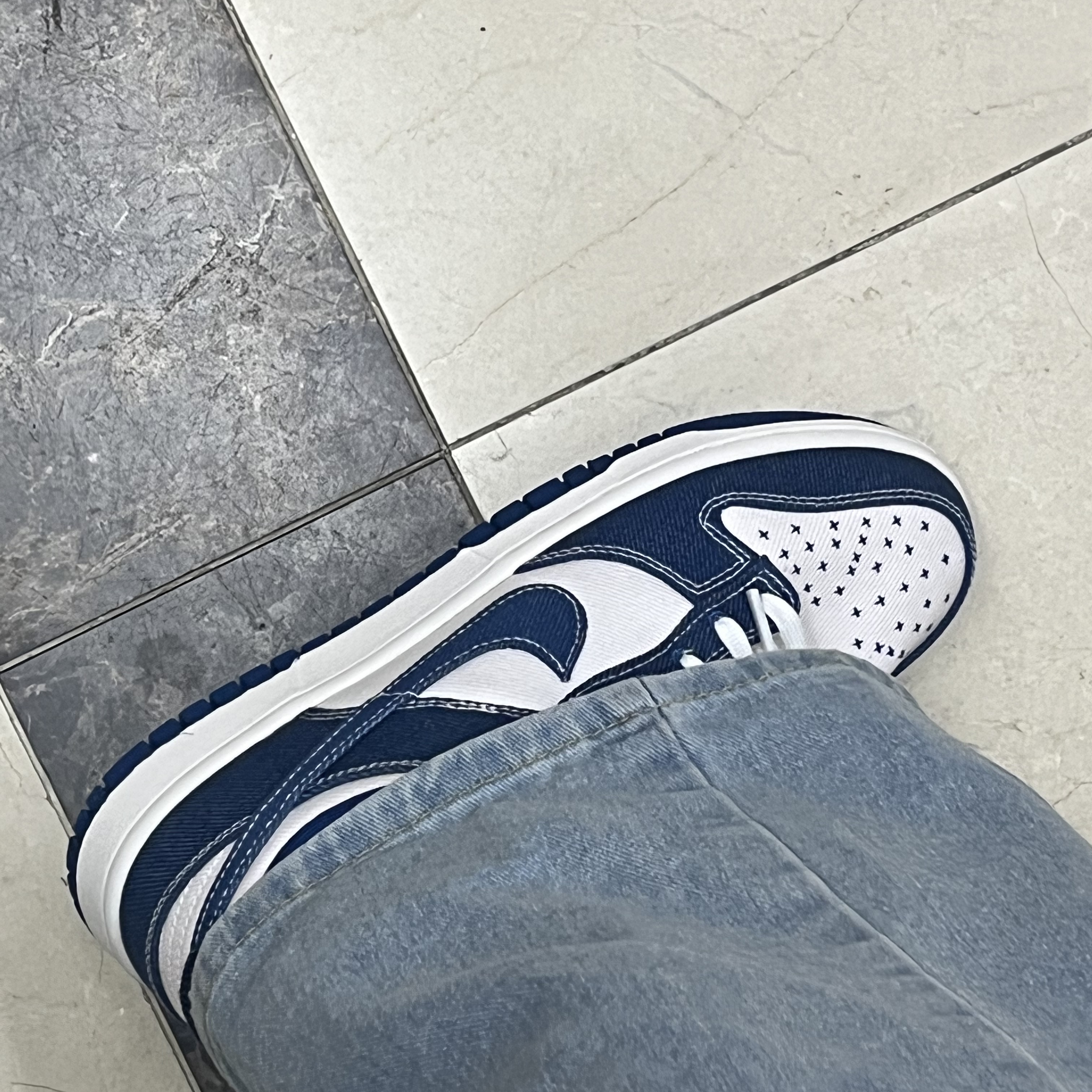 Nike Dunk Low Retro SE Industrial Blue 착용 스타일 - 1