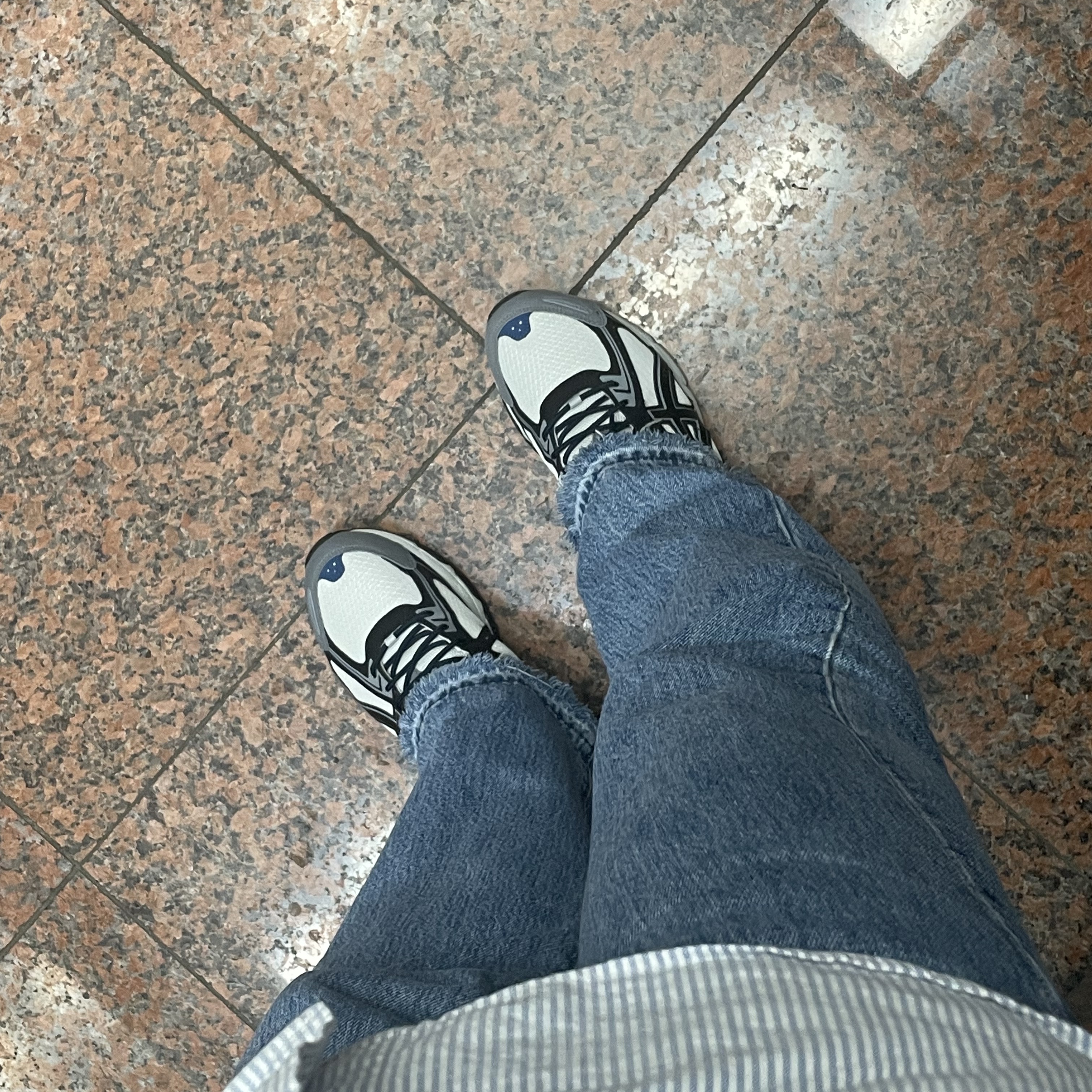 Asics Gel-Venture 6 SPS Glacier Grey 착용 스타일