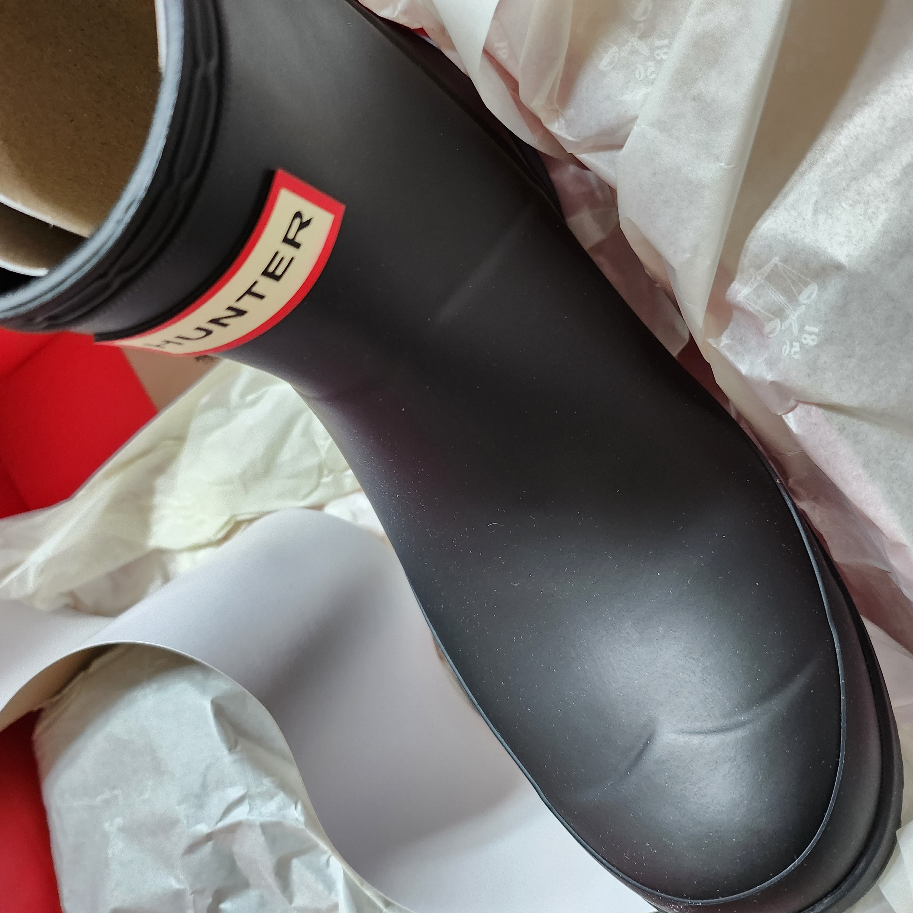 (W) Hunter Play Short Rain Boots Black 착용 스타일 - 1