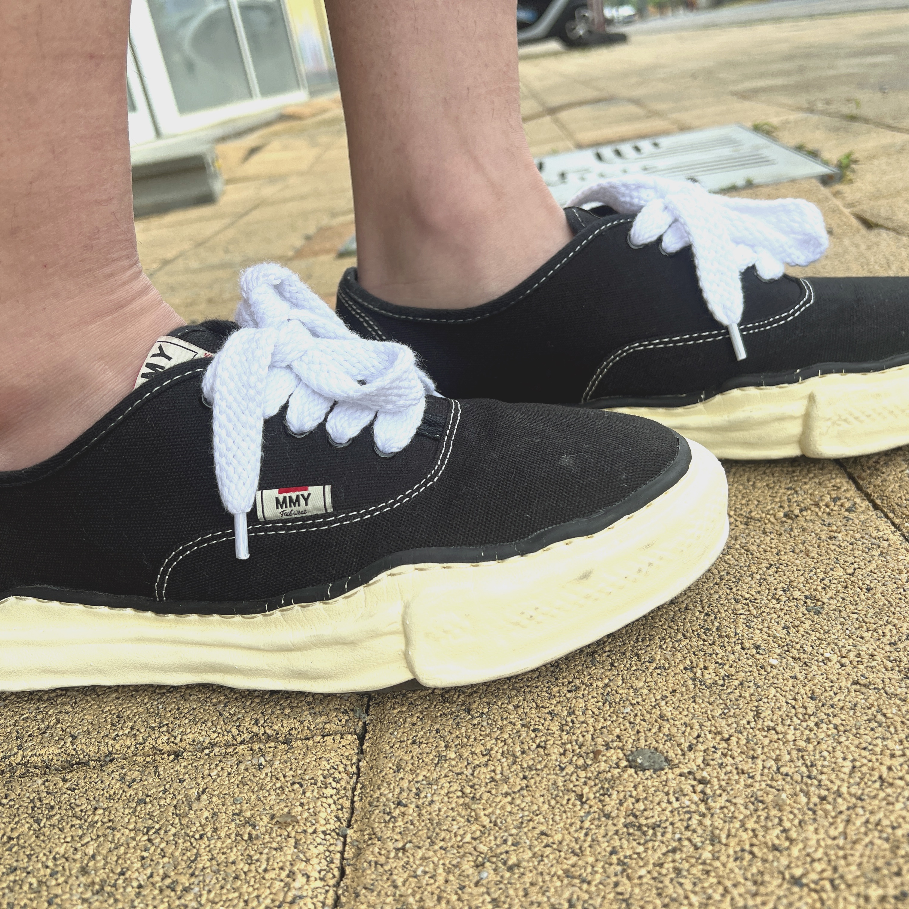 Maison Mihara Yasuhiro Baker OG Sole OD Canvas Low-top Sneakers Black 착용 스타일 - 3