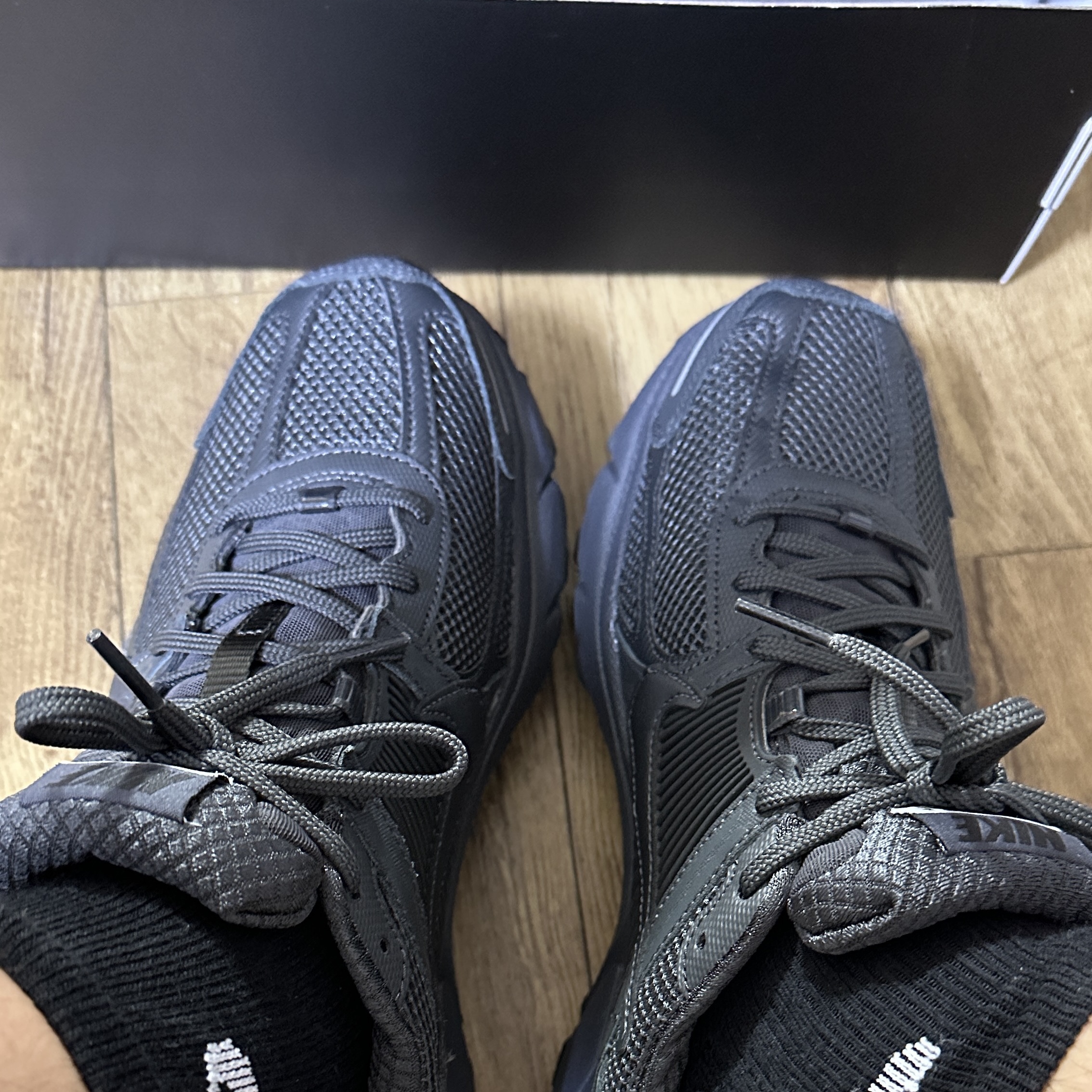 Nike Zoom Vomero 5 SP Anthracite 2023 착용 스타일 - 2