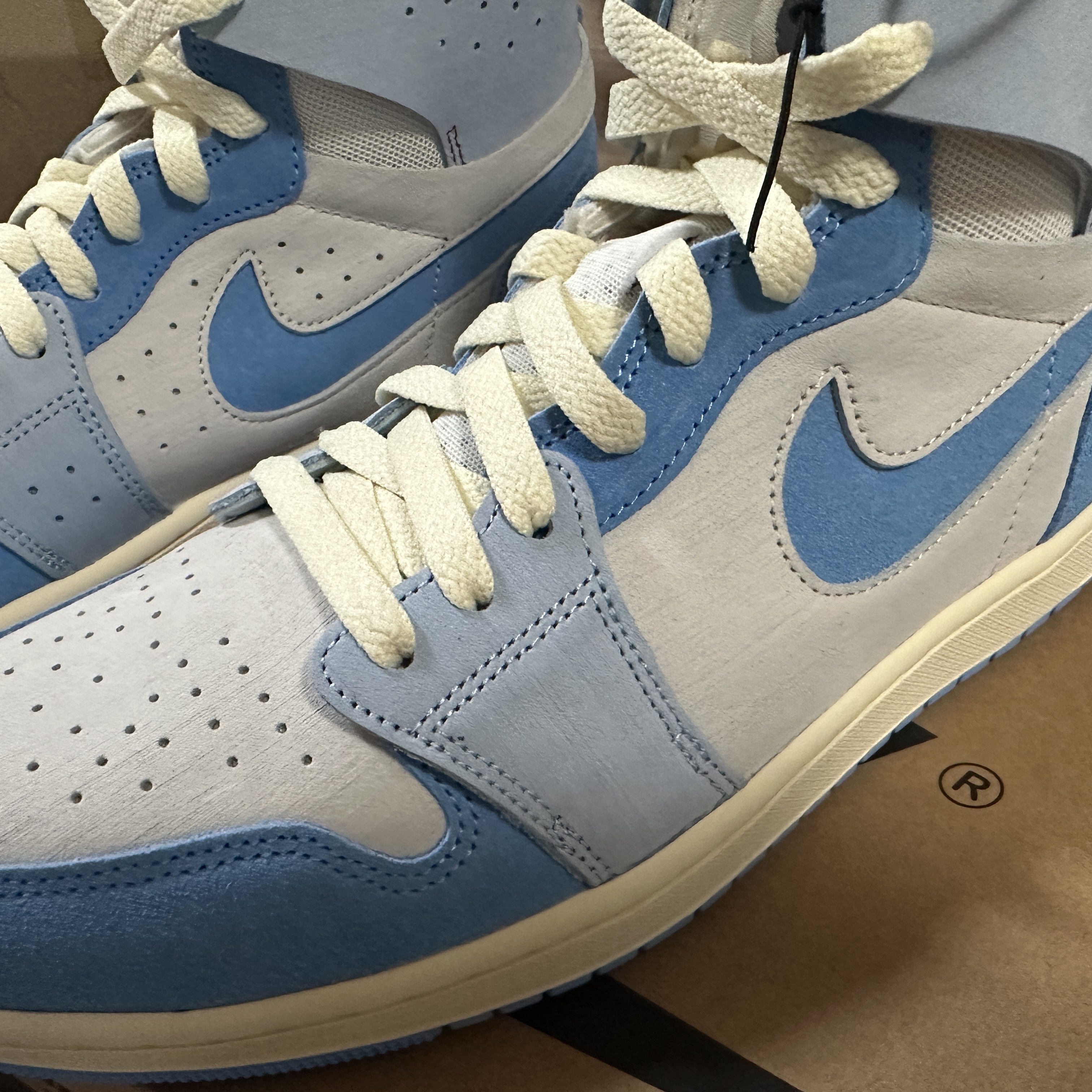 (W) Jordan 1 Zoom Air CMFT 2 Phantom University Blue 착용 스타일 - 2