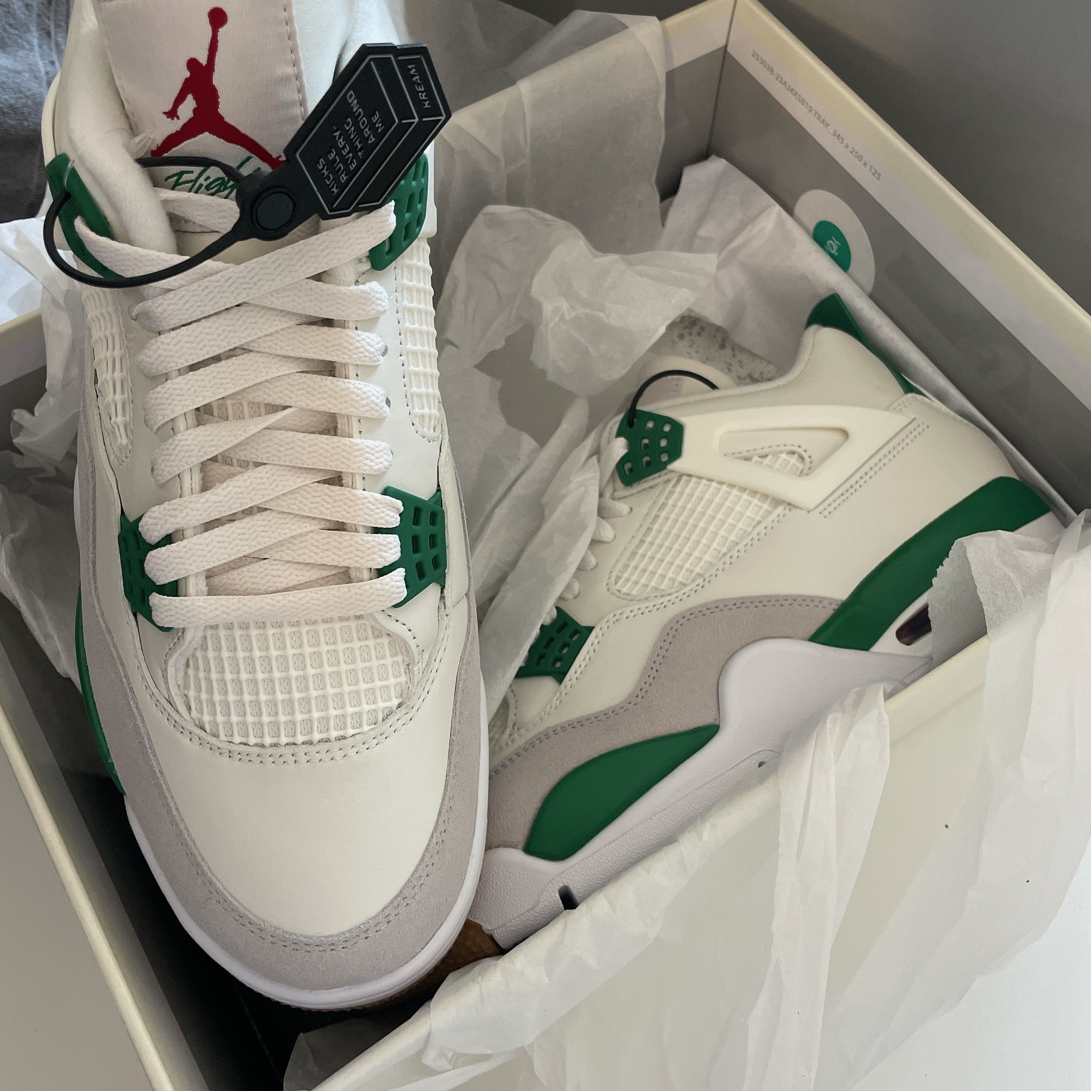 Jordan 4 x Nike SB Retro SP Pine Green 착용 스타일 - 2