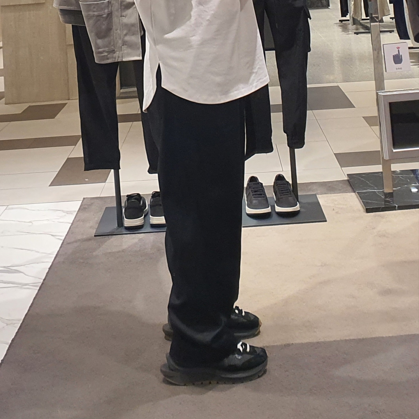 Nike x Sacai VaporWaffle Black and Gum 착용 스타일