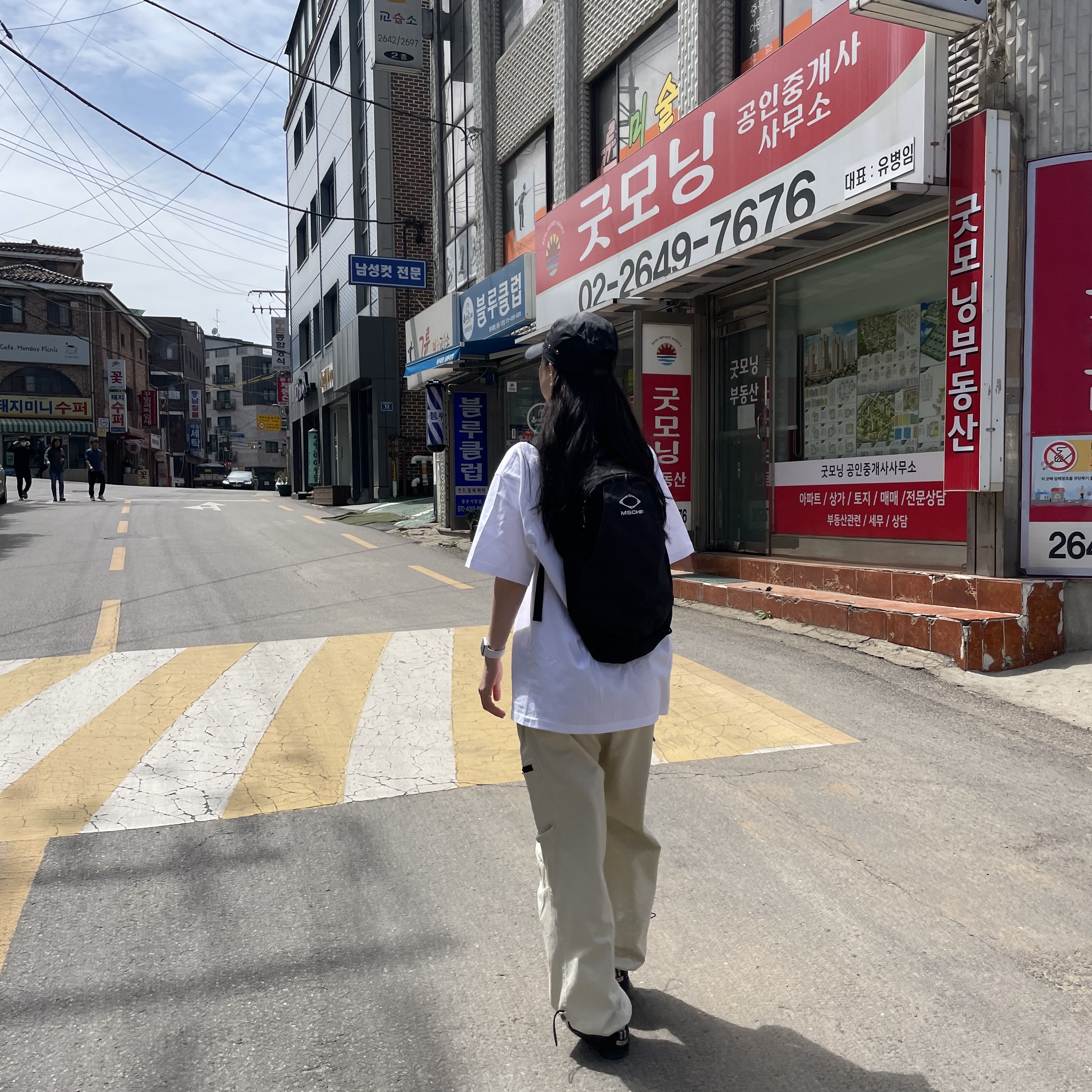 미스치프 롬버스 백팩 블랙 착용 스타일 - 1
