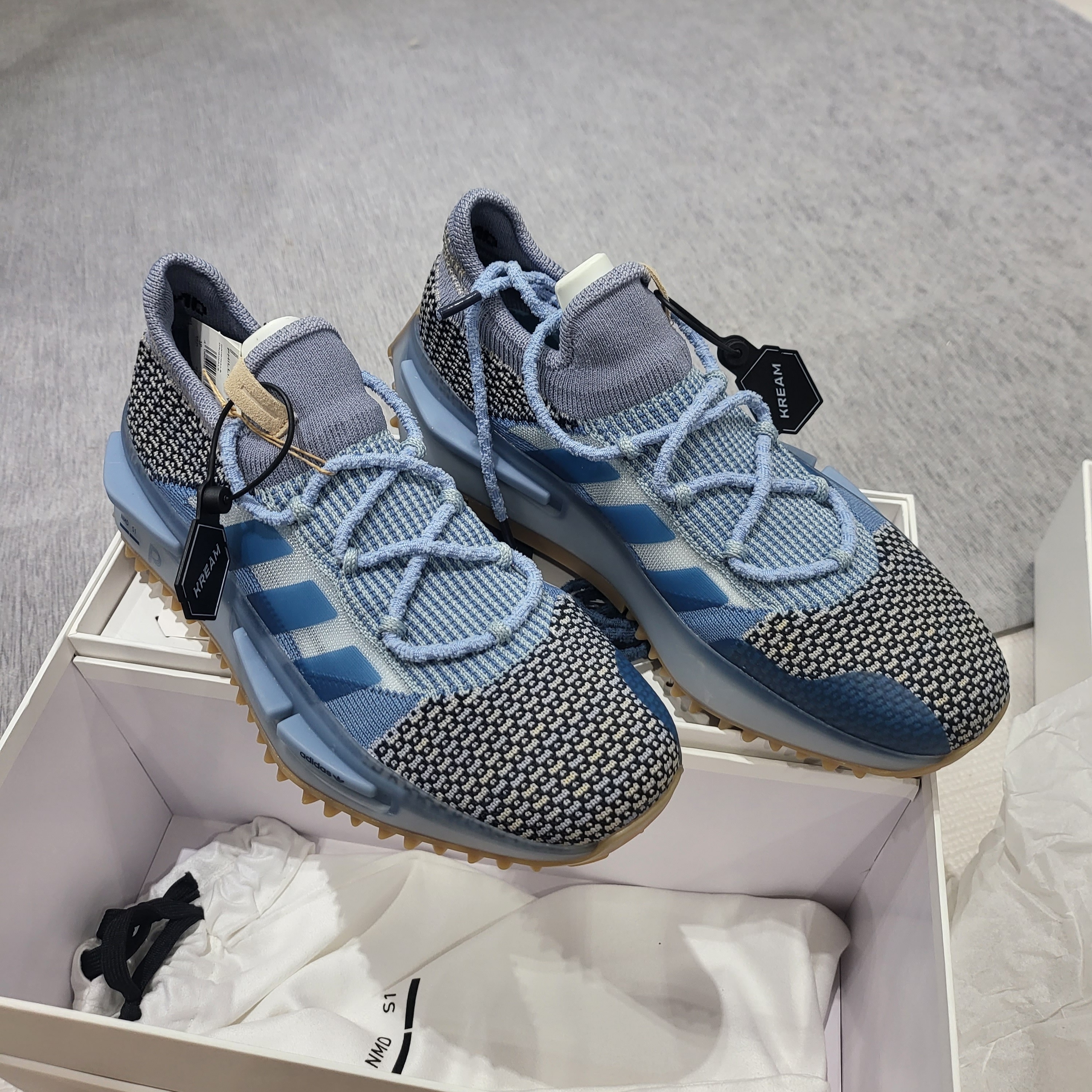 Adidas x Philllllthy NMD S1 Ambient Sky Crew Navy 착용 스타일 - 2