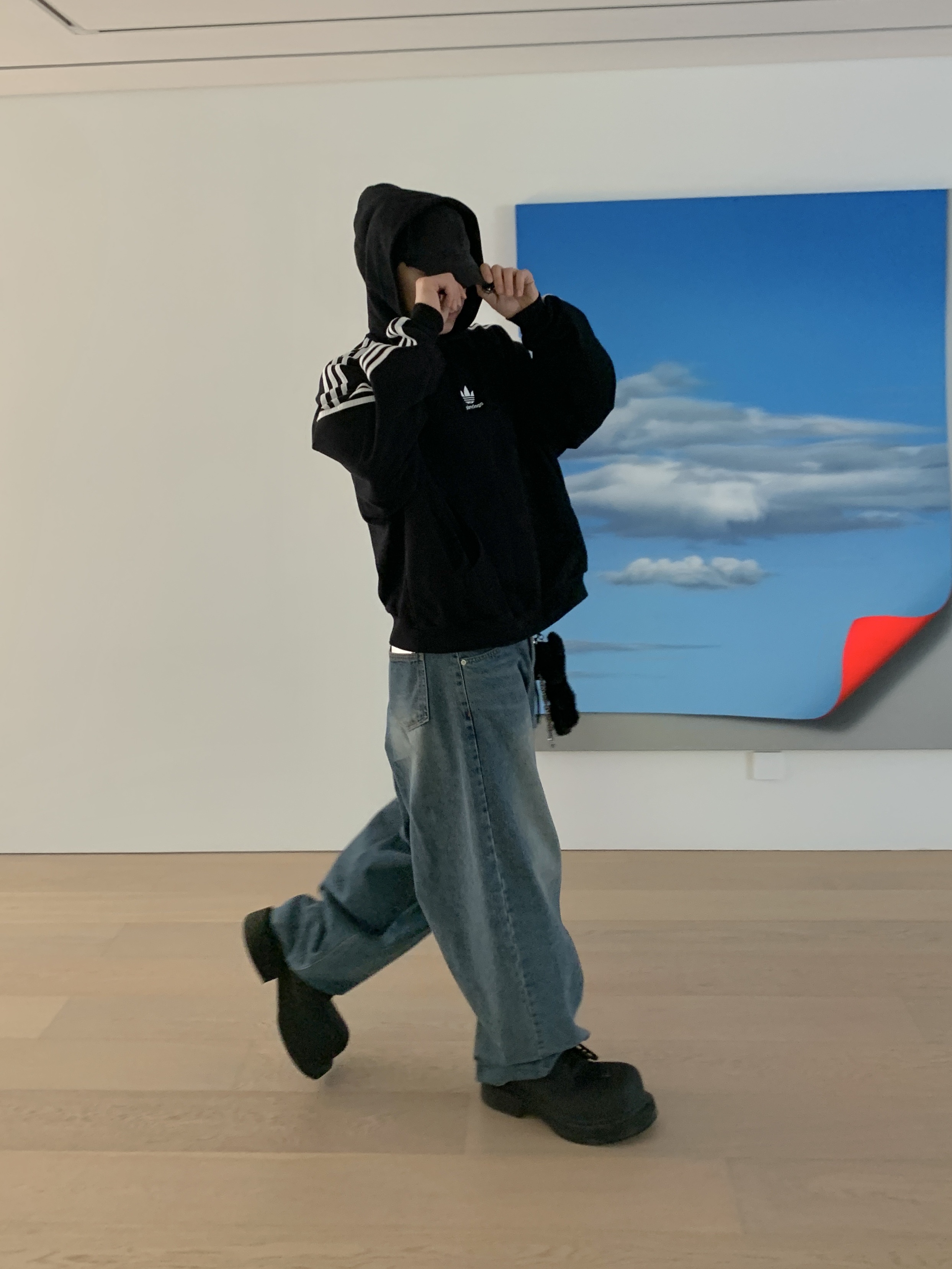 Balenciaga x Adidas Hoodie Large Fit Black, Open Yy Black Rabbit Keychain Black 착용 스타일 - 4