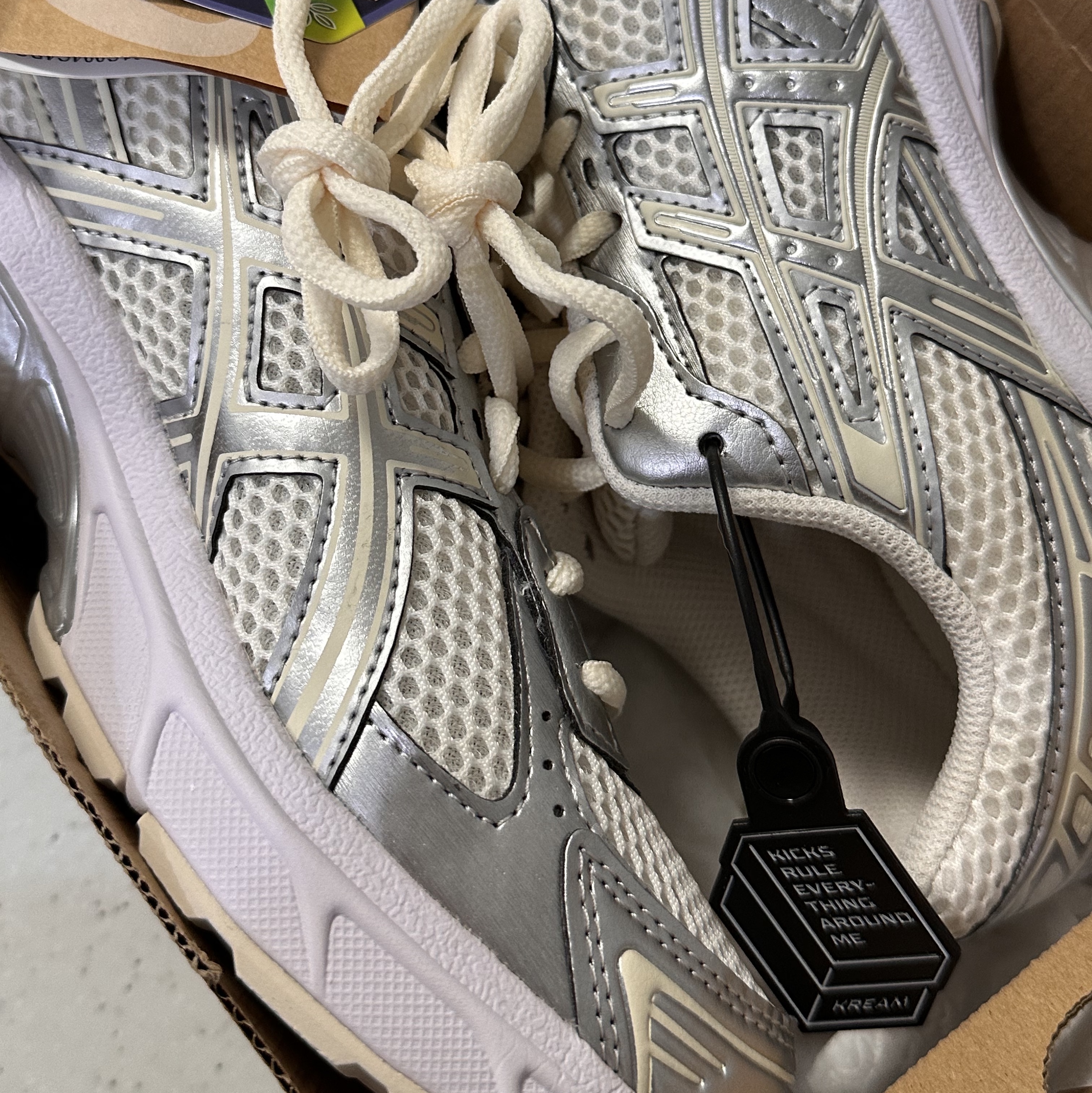 (W) Asics Gel-1130 Cream Pure Silver 착용 스타일