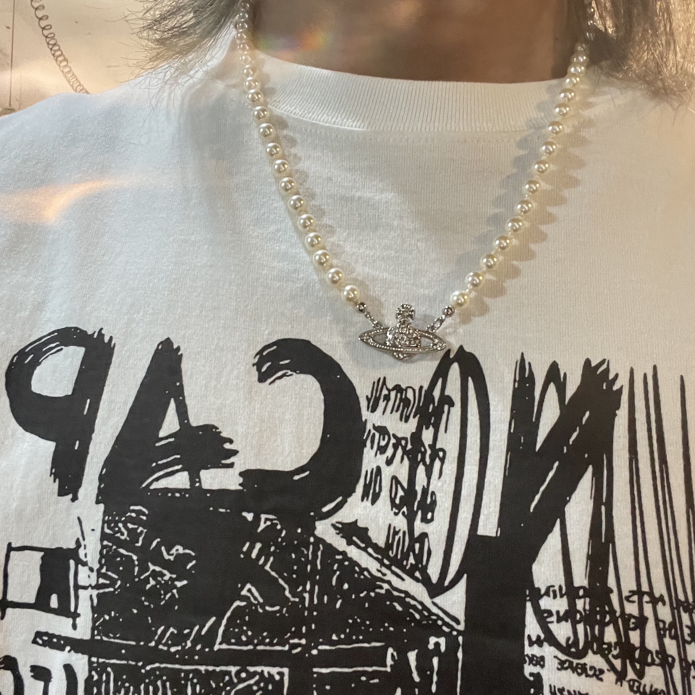 Vivienne Westwood Mini Pearl Bas Relief Necklace Silver 착용 스타일 - 2