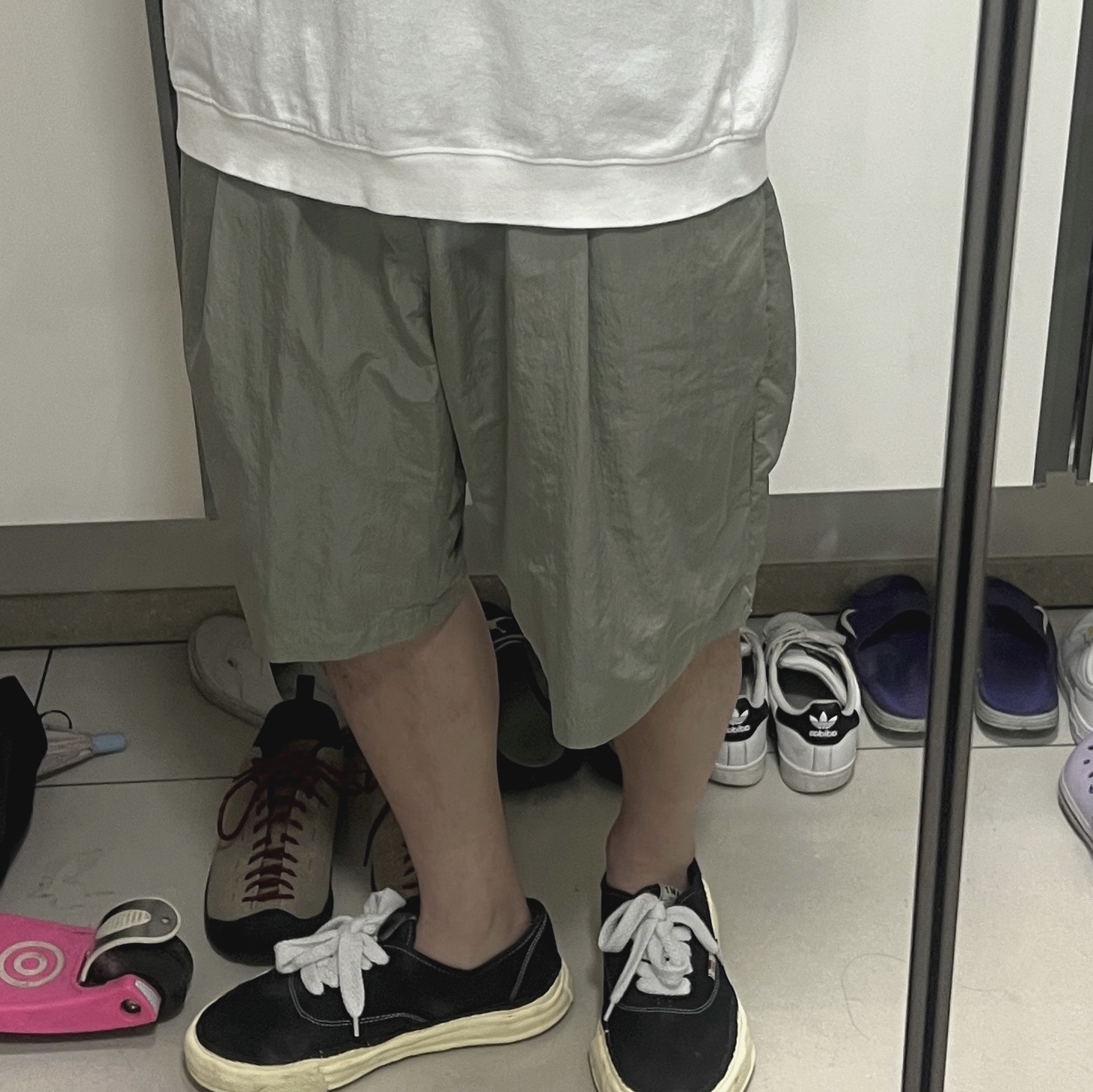 Maison Mihara Yasuhiro Baker OG Sole OD Canvas Low-top Sneakers Black 착용 스타일 - 2
