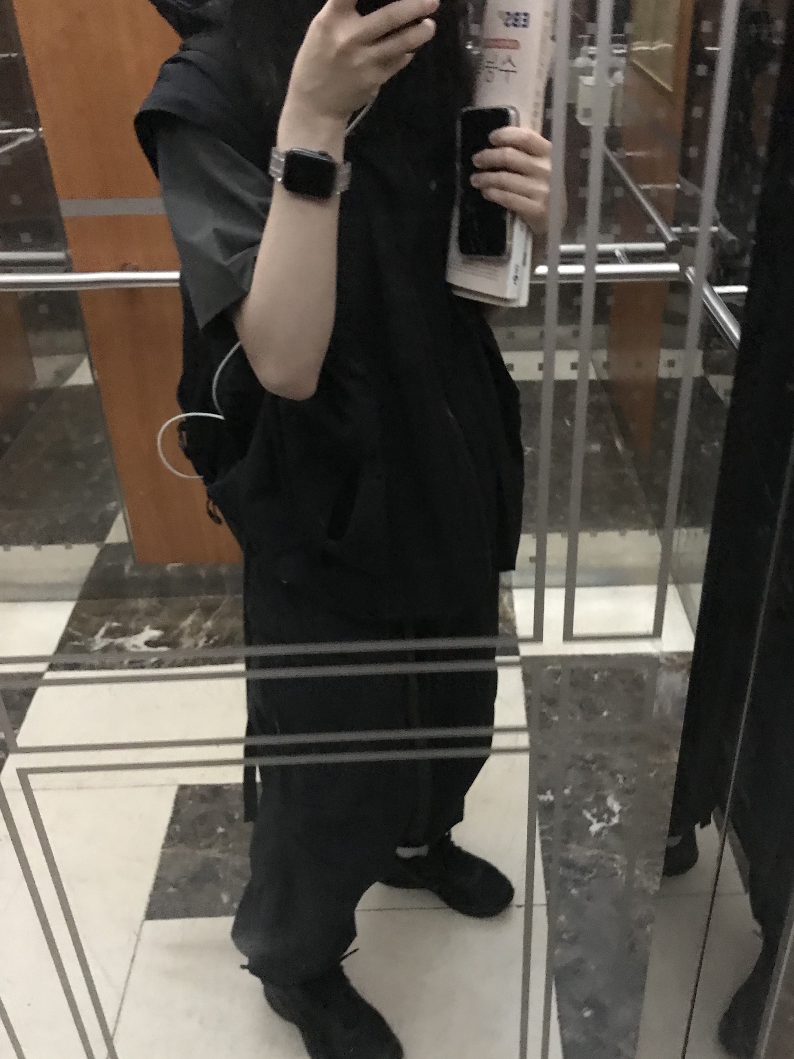 루트파인더 올레 파카 블랙, 미스치프 롬버스 백팩 블랙 착용 스타일 - 1