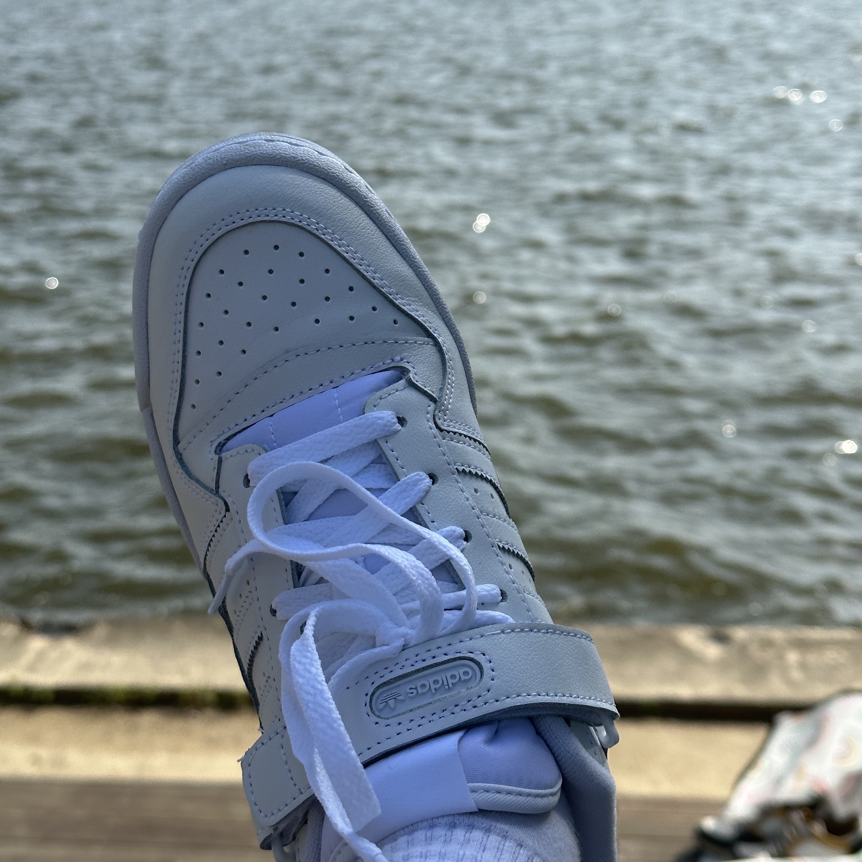 Adidas Forum Low Triple White 착용 스타일