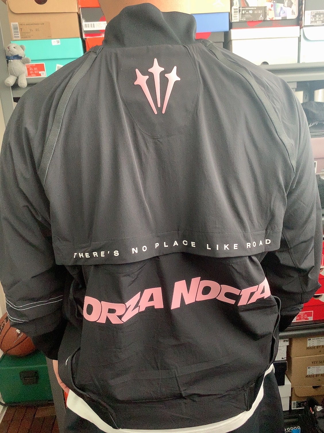 (W) Nike x Drake Nocta NRG LR L/S Crew Black (DV3631-010) 착용 스타일