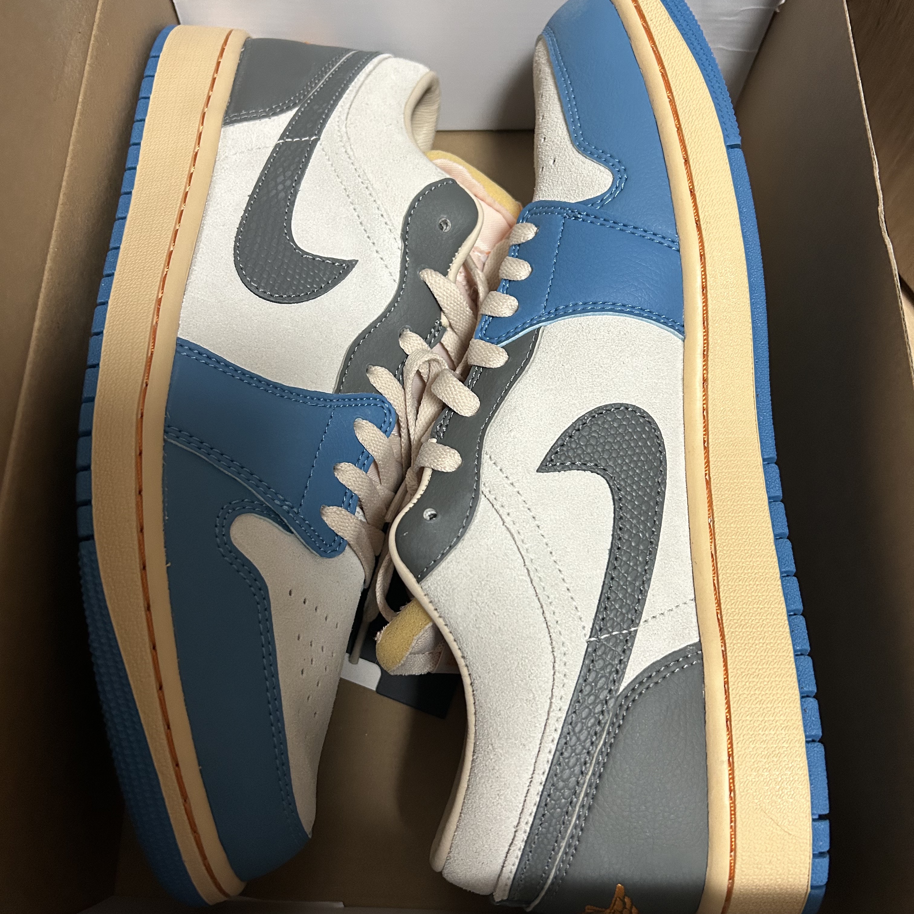 Jordan 1 Low SE Tokyo 96 착용 스타일