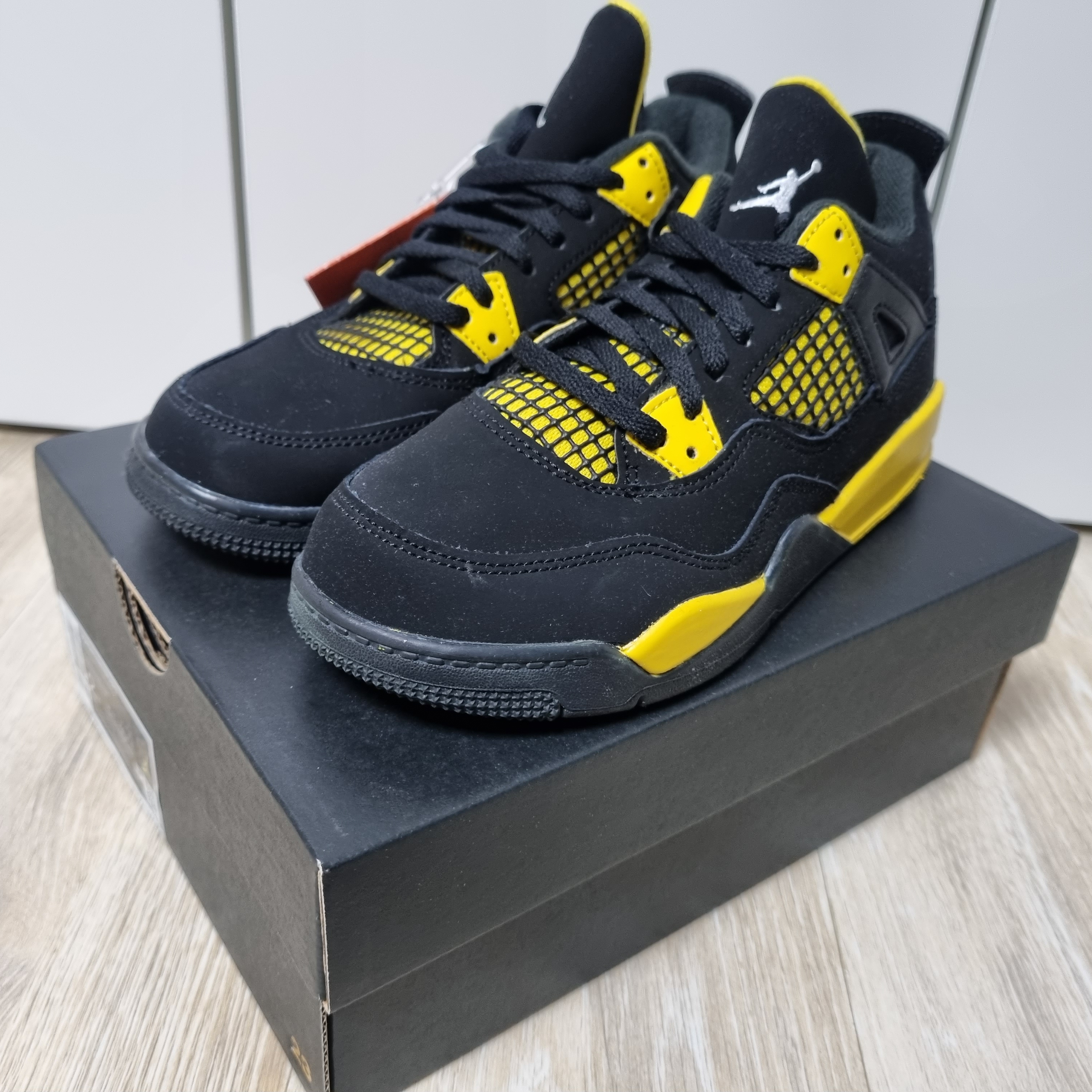 (PS) Jordan 4 Retro Thunder 2023 착용 스타일