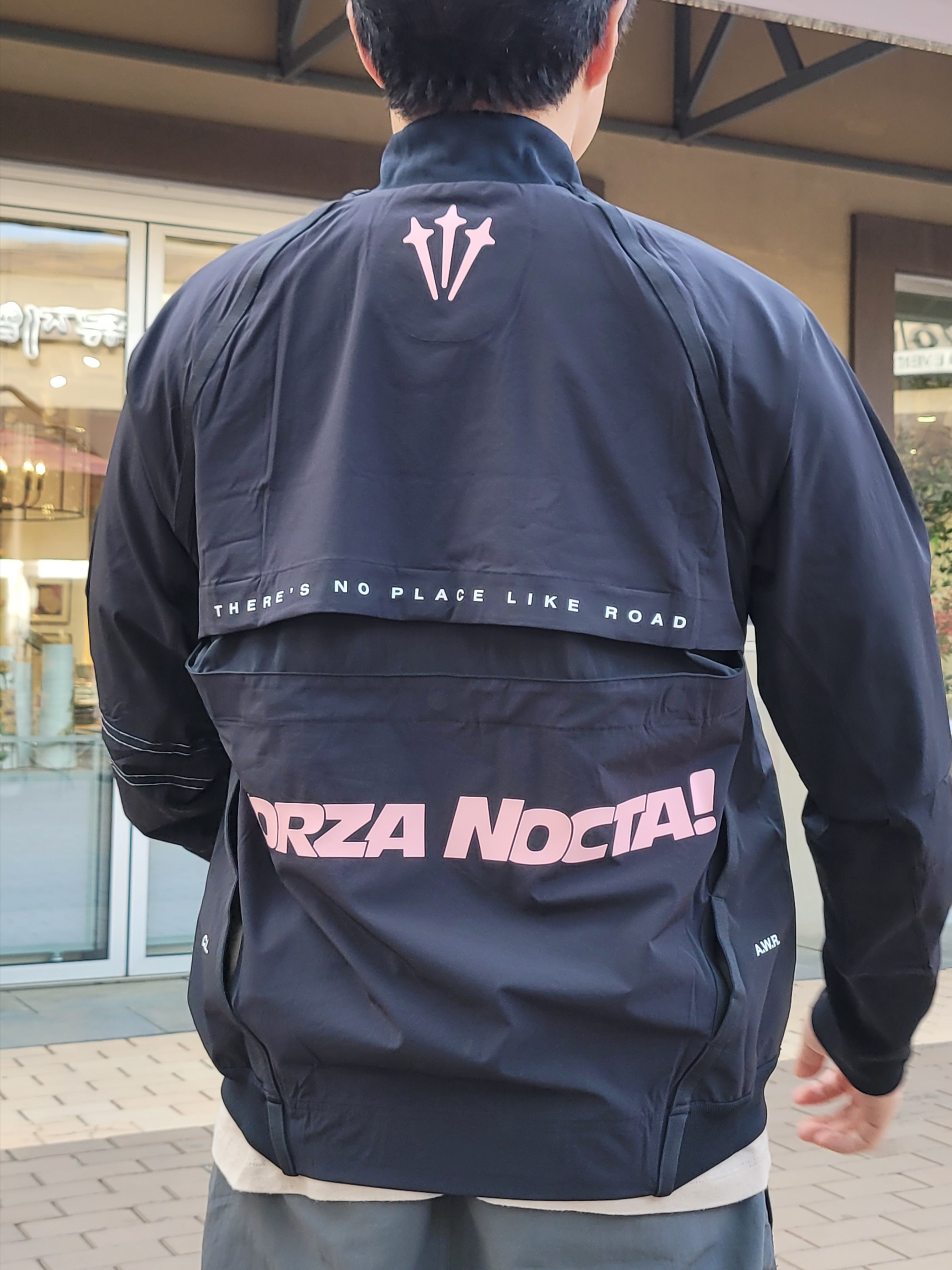 (W) Nike x Drake Nocta NRG LR L/S Crew Black (DV3631-010) 착용 스타일 - 1