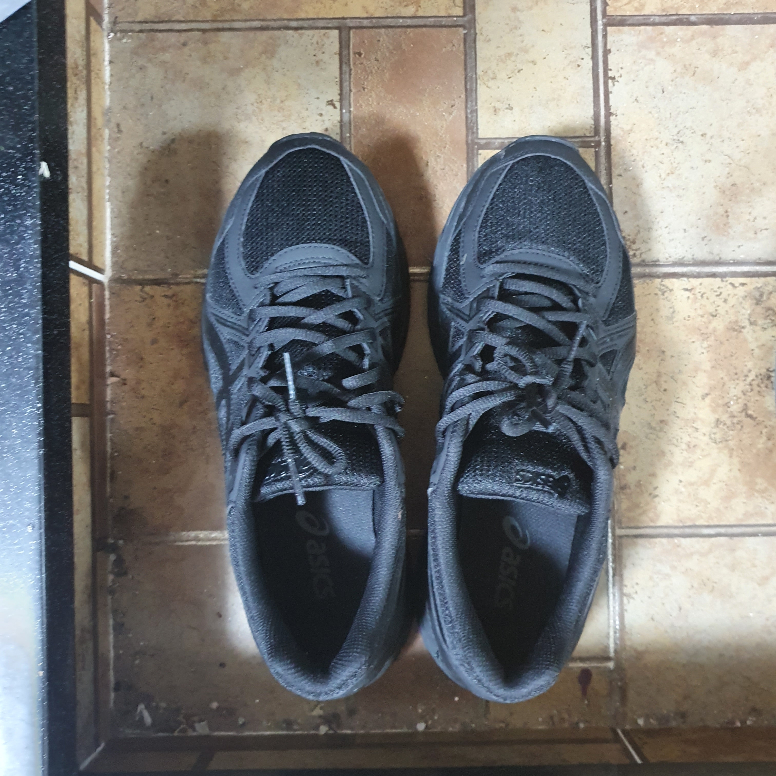 Asics Jog 100 T Black - 4E Extra Wide 착용 스타일 - 1