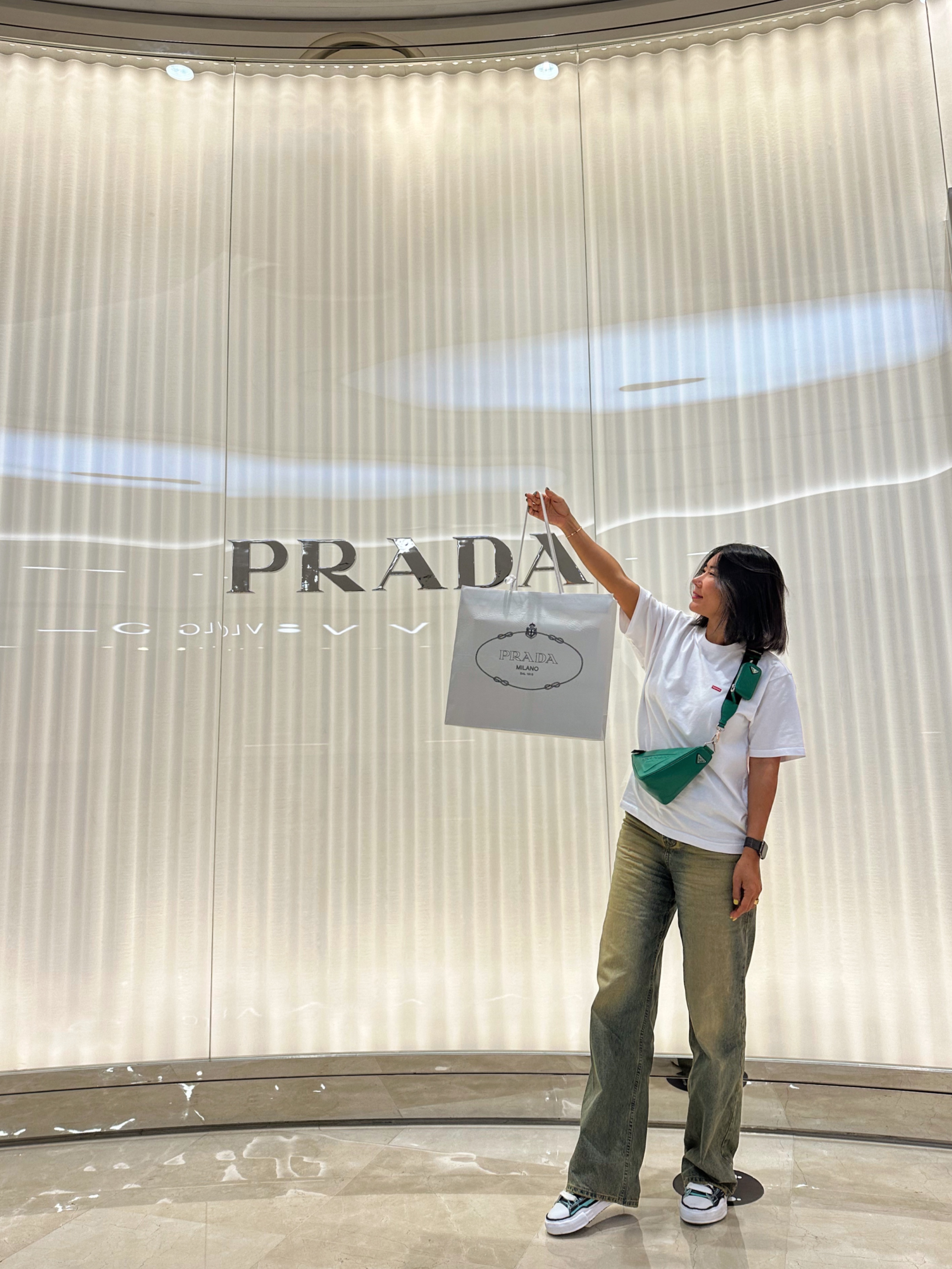 Prada Triangle Leather Shoulder Bag Black, (W) Prada Rubber Sandal Black 착용 스타일 - 1