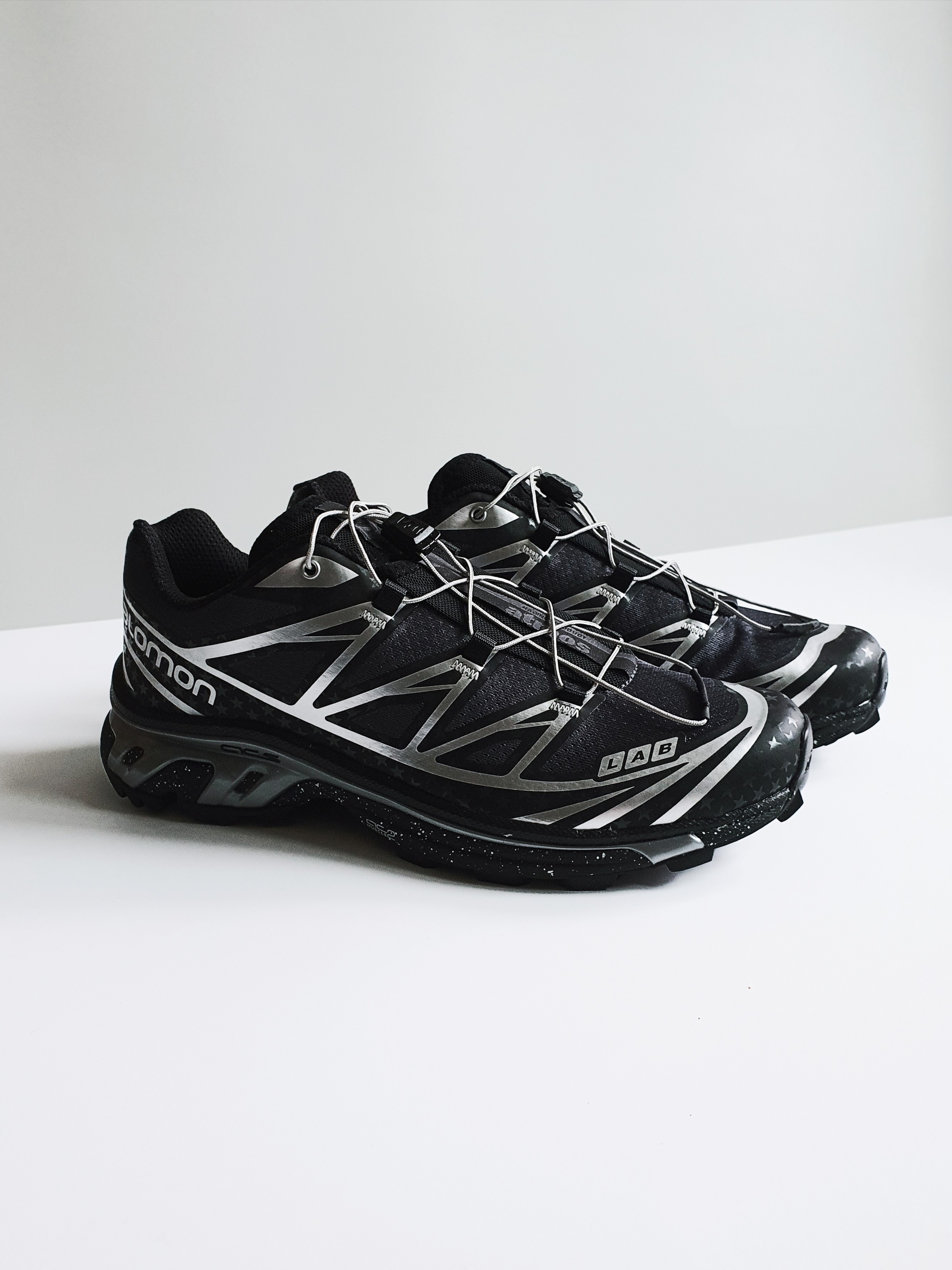 Salomon x Atmos XT-6 Black Silver 착용 스타일 - 1
